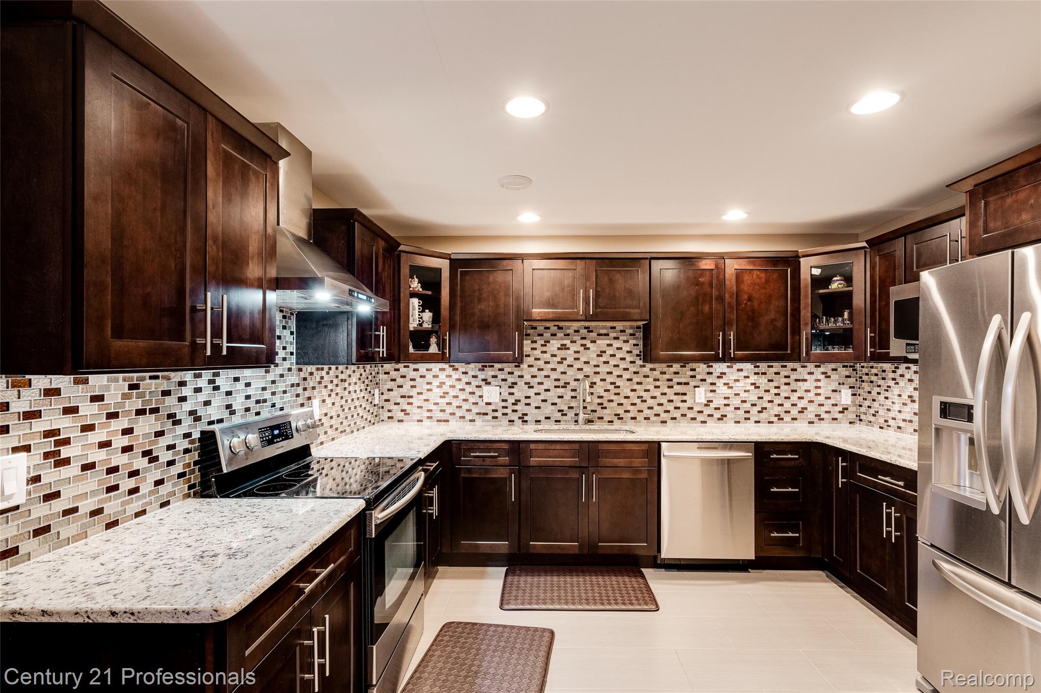 Novi, Michigan, 48374, United States, 4 Bedrooms Bedrooms, ,5 BathroomsBathrooms,Residential,For Sale,1904445