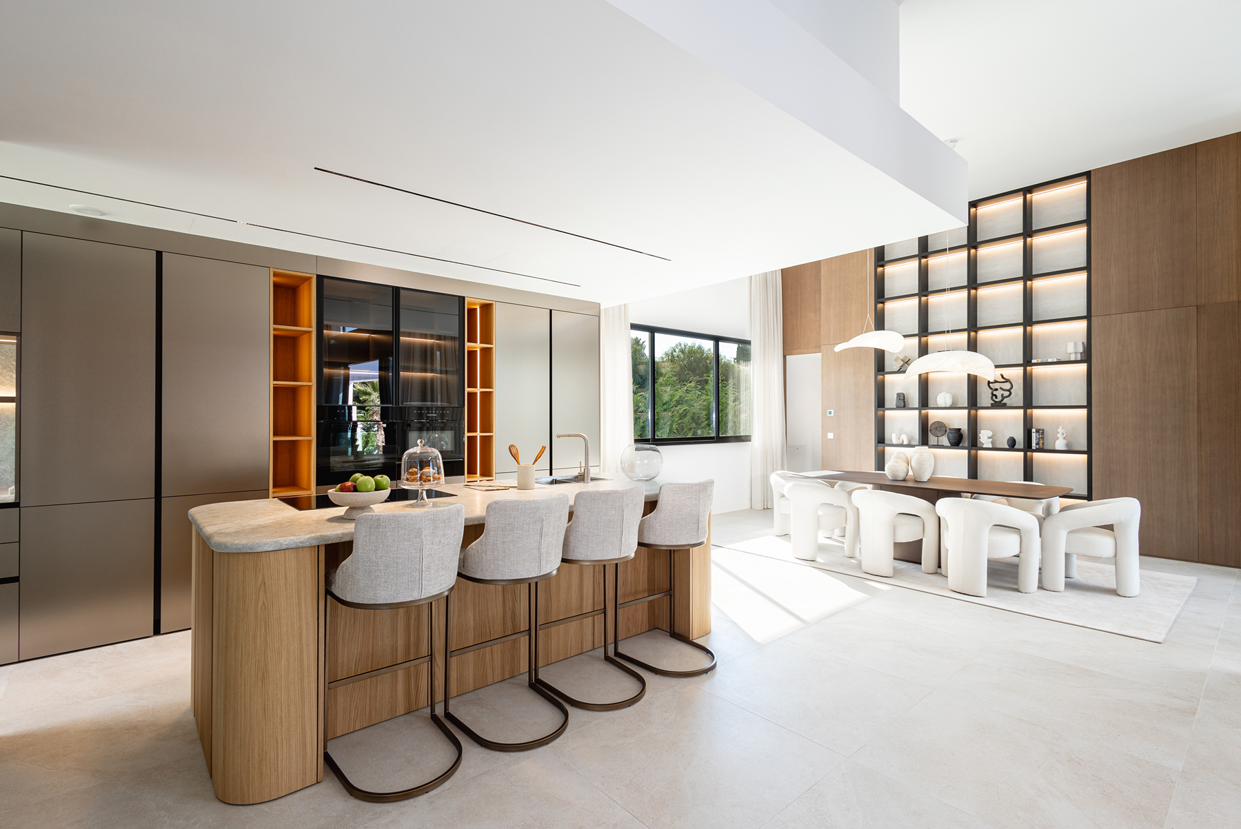  Architectural Villa in Nueva Andalucía
