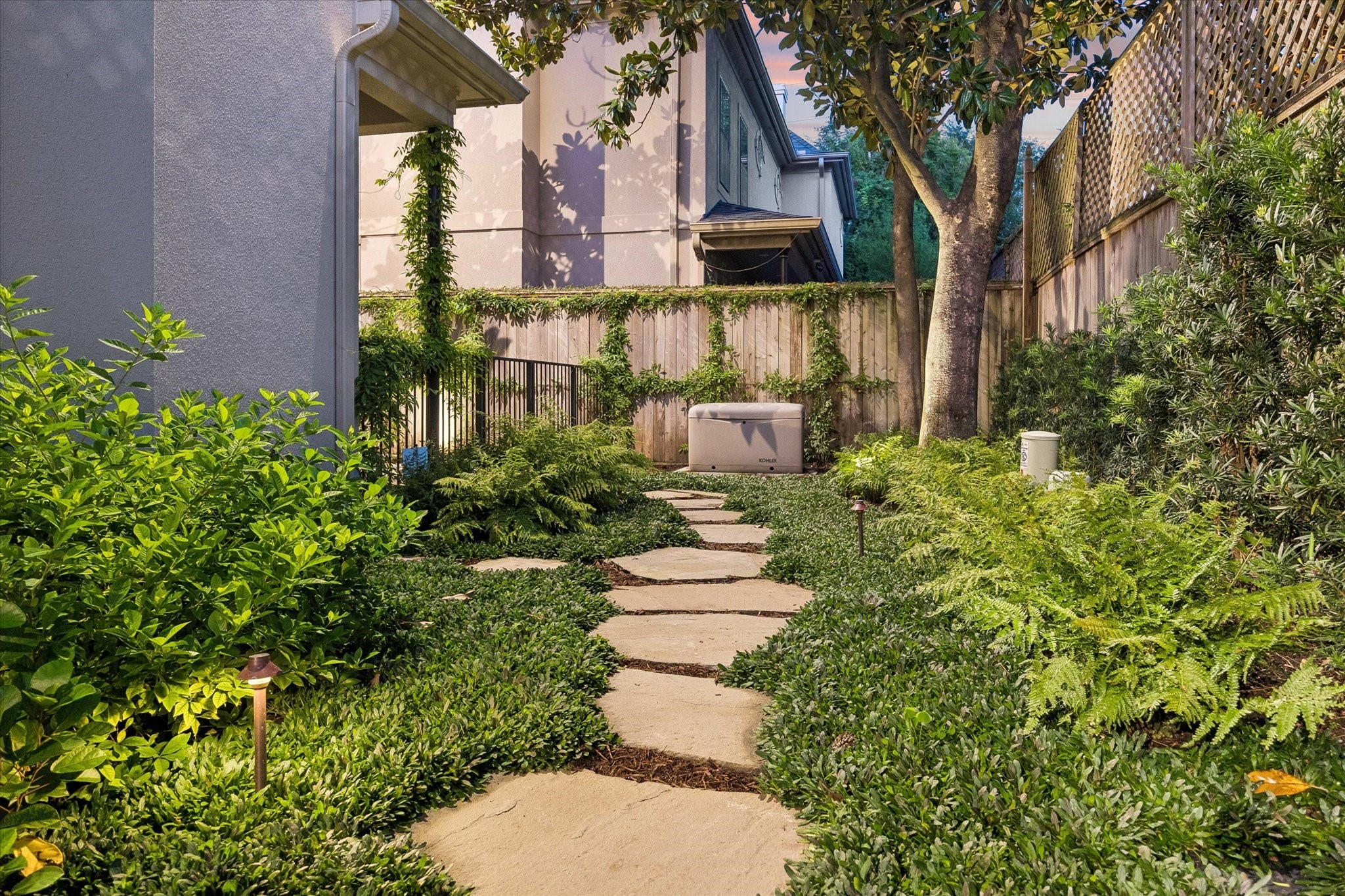  19 E Briar Hollow Lane - 物件實景
