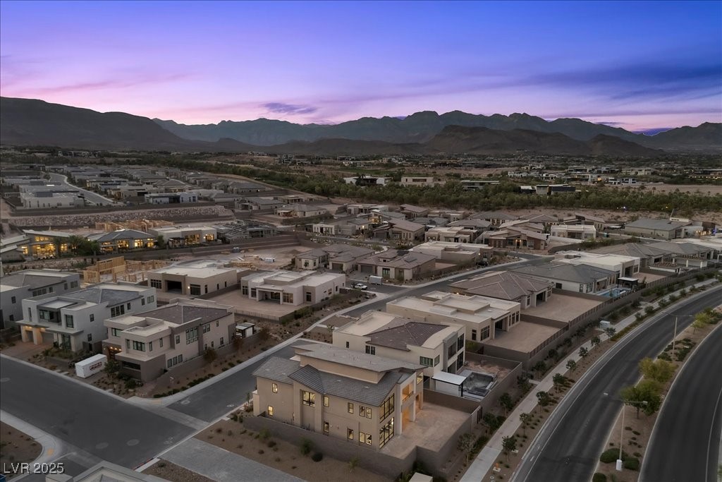 Las Vegas, Nevada, 89135, United States, 5 Bedrooms Bedrooms, ,6 BathroomsBathrooms,Residential,For Sale,1987610