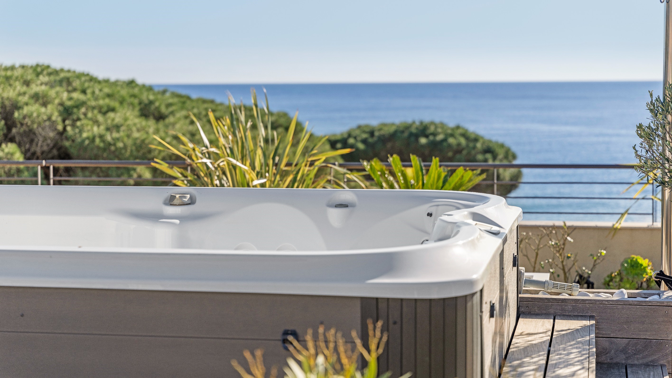  Luxury penthouse with 200 sqm rooftop terrace and sea views in Les Issambres - 物件實景