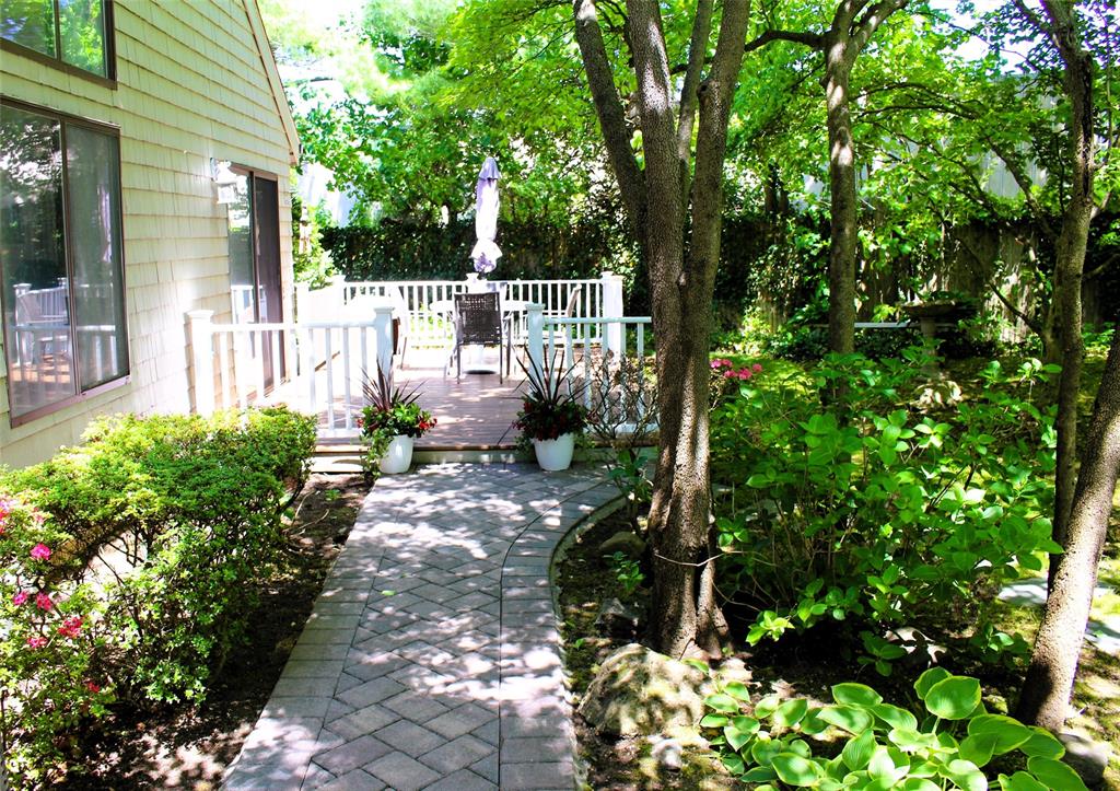 New York, New York, 11730, United States, 3 Bedrooms Bedrooms, ,3 BathroomsBathrooms,Residential,For Sale,1928706
