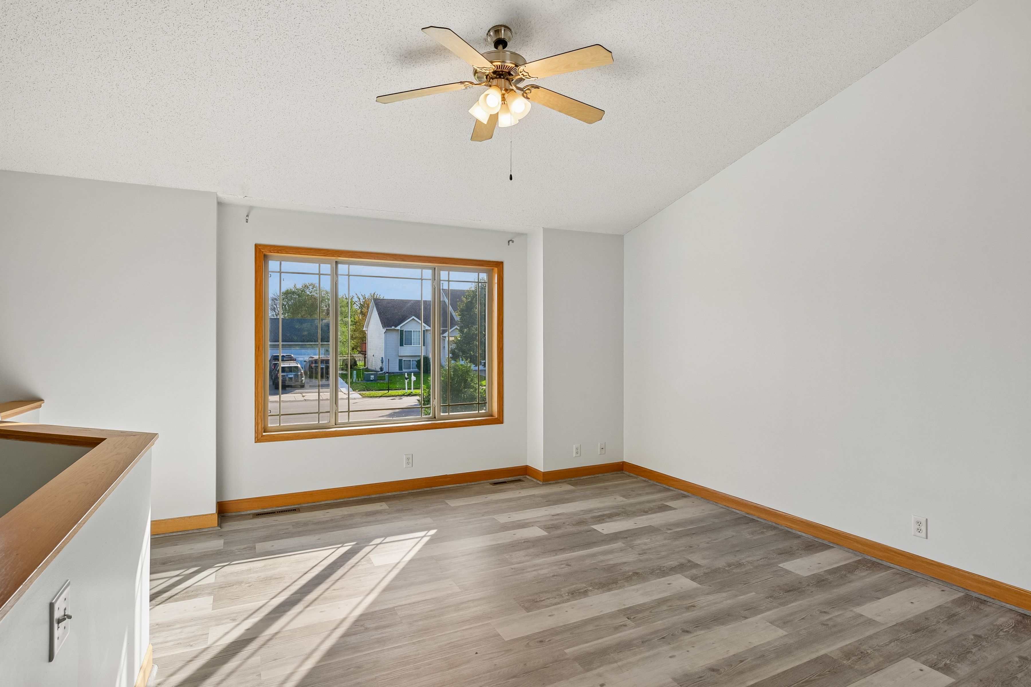  Refreshed Home in Lovely Farmington Location - 物件實景