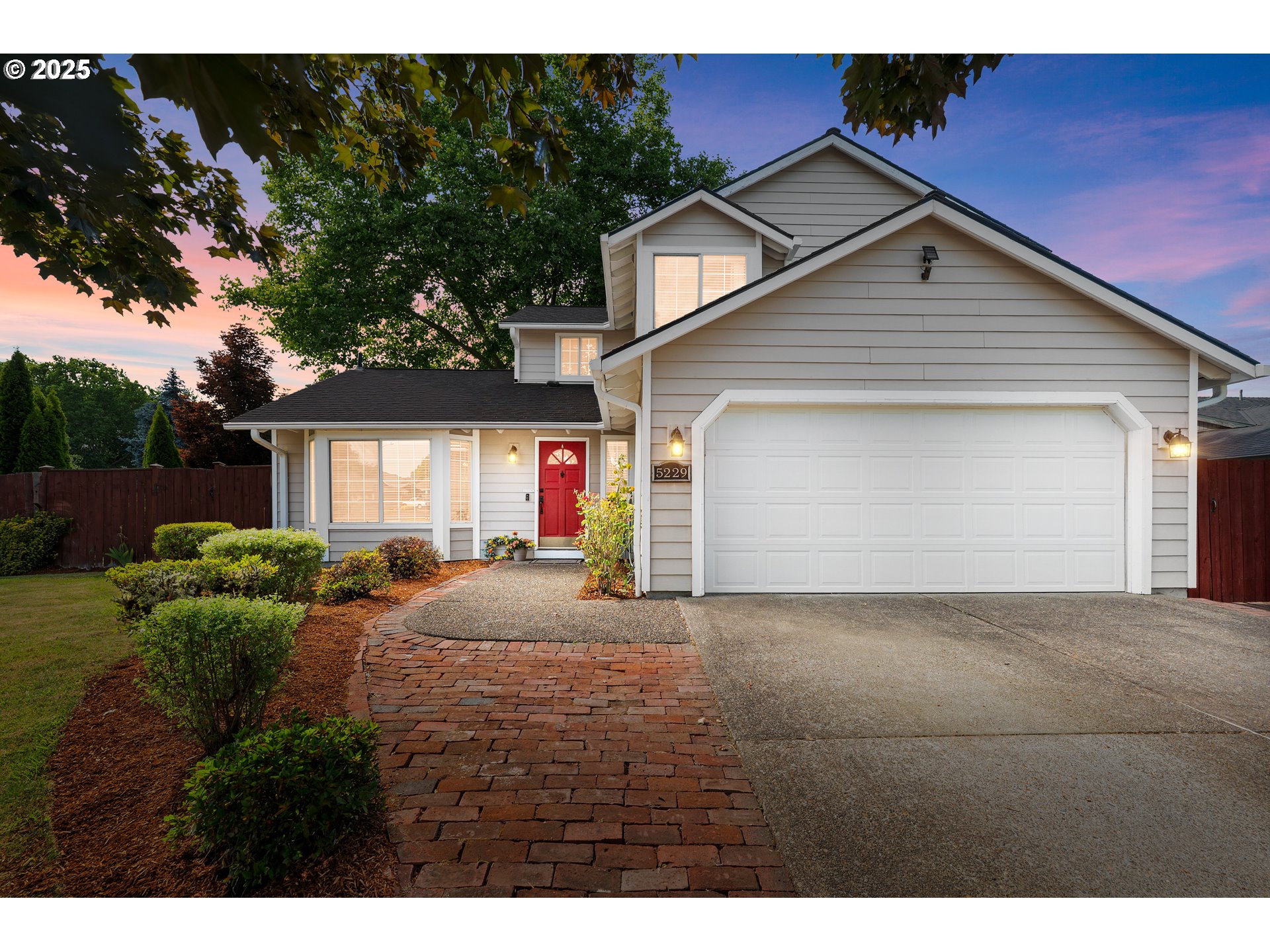 Hillsboro, Oregon, 97124, United States, 3 Bedrooms Bedrooms, ,2 BathroomsBathrooms,Residential,For Sale,1865919