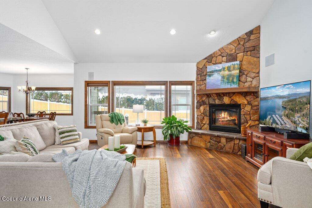 Hayden, Idaho, 83835, United States, 4 Bedrooms Bedrooms, ,3 BathroomsBathrooms,Residential,For Sale,2008091