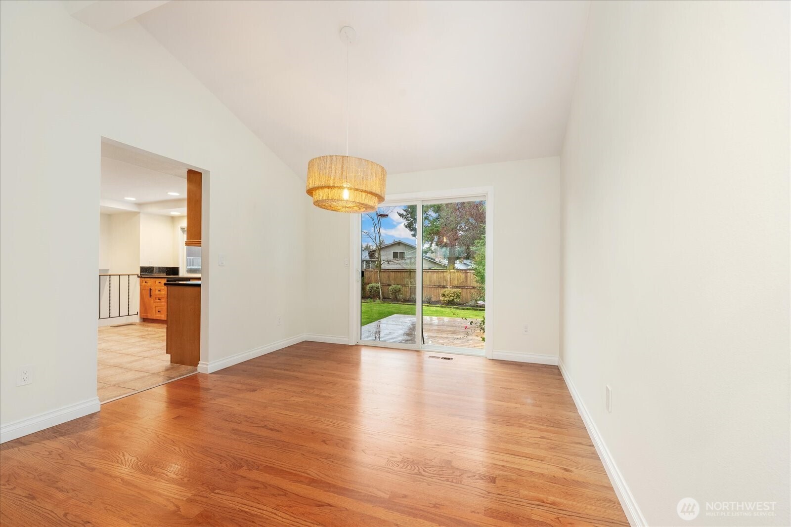 Renton, Washington, 98059, United States, 4 Bedrooms Bedrooms, ,1 BathroomBathrooms,Residential,For Sale,1989503