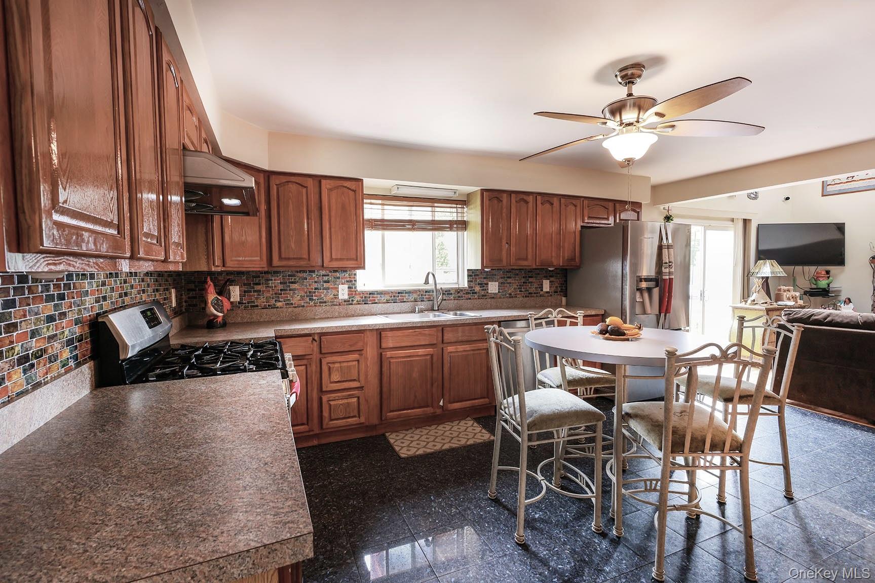 Shirley, New York, 11967, United States, 4 Bedrooms Bedrooms, ,4 BathroomsBathrooms,Residential,For Sale,1901619