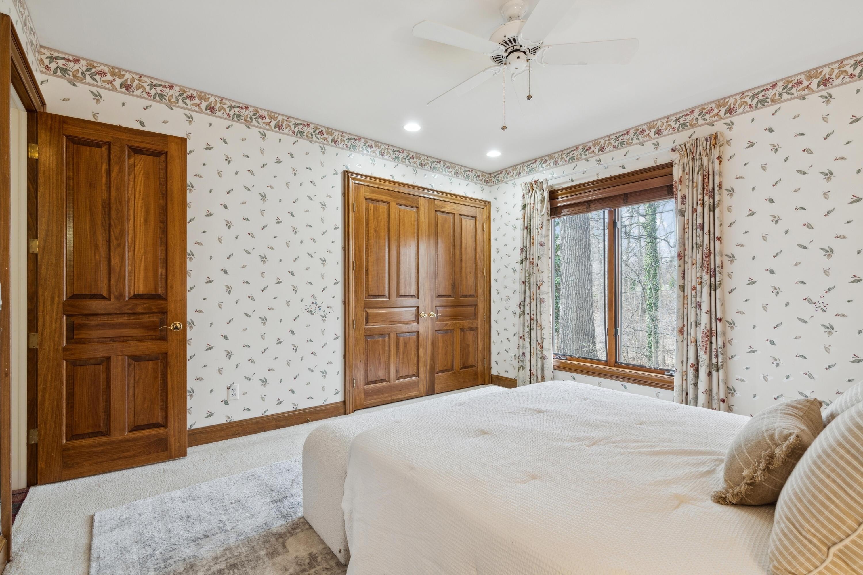 Columbus, Ohio, 43220, United States, 5 Bedrooms Bedrooms, ,5 BathroomsBathrooms,Residential,For Sale,1798291
