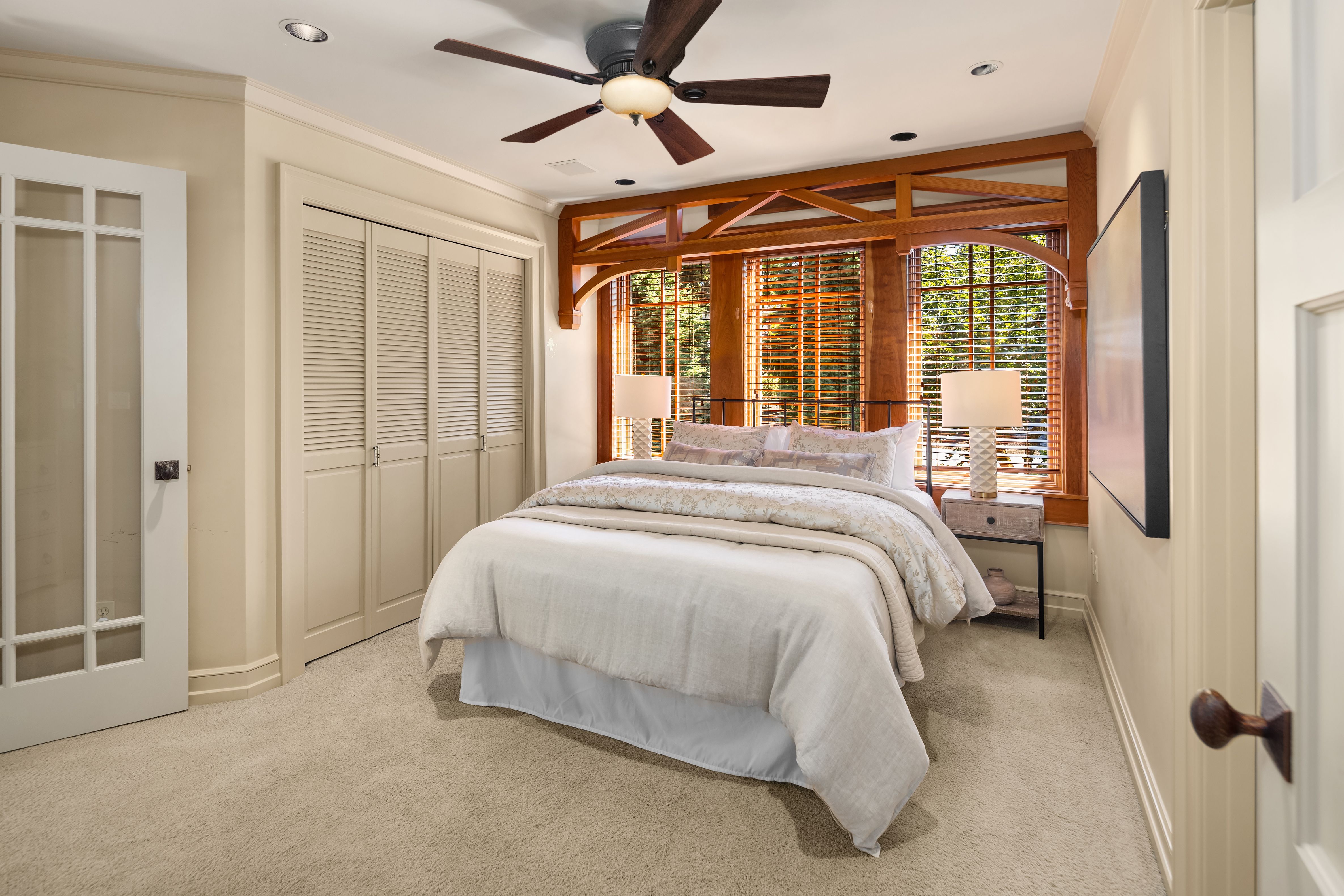  1411 8th St W, Kirkland, WA 98033 - 物件實景