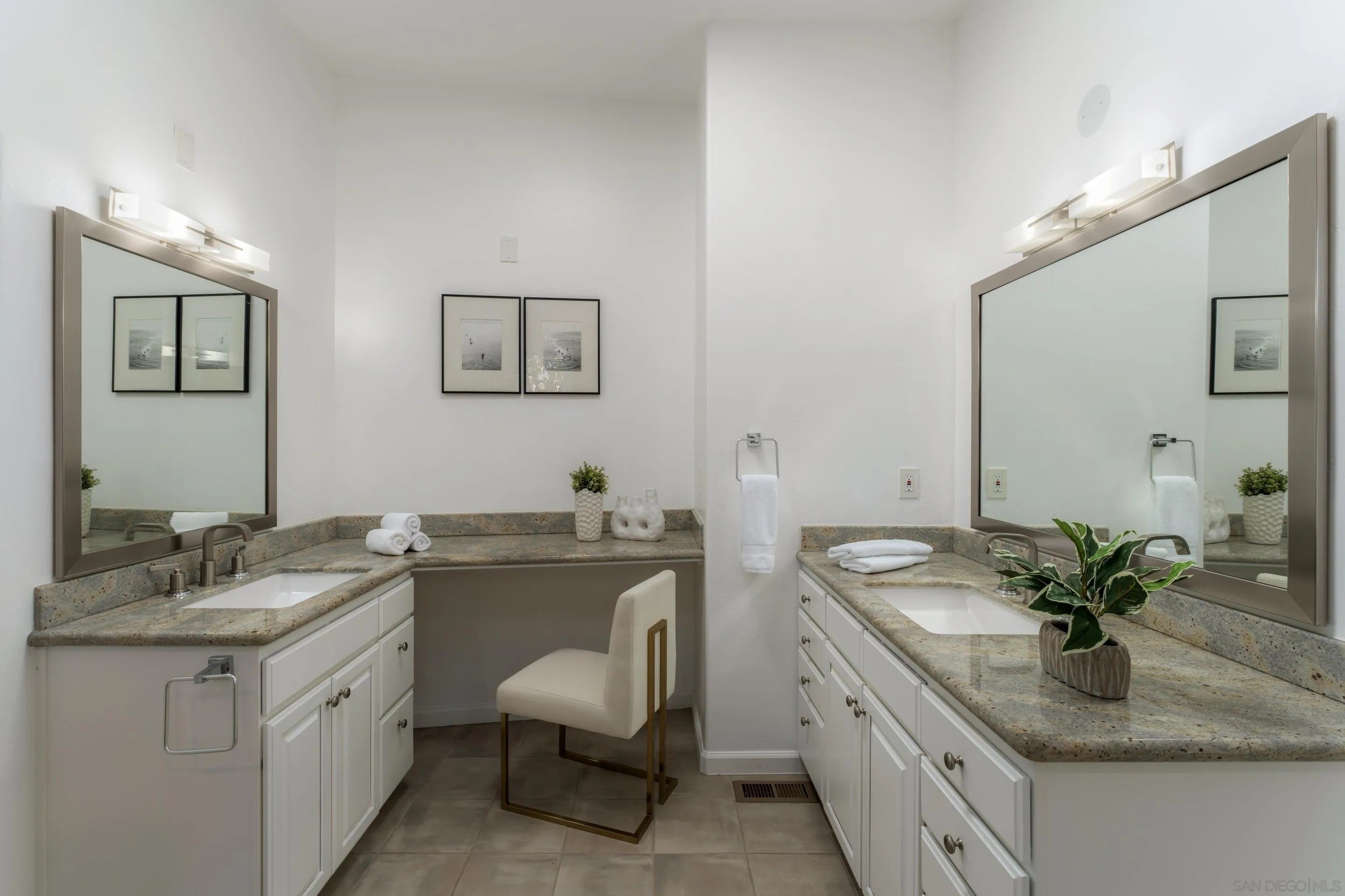 La Jolla, California, 92037, United States, 5 Bedrooms Bedrooms, ,6 BathroomsBathrooms,Residential,For Sale,1991356