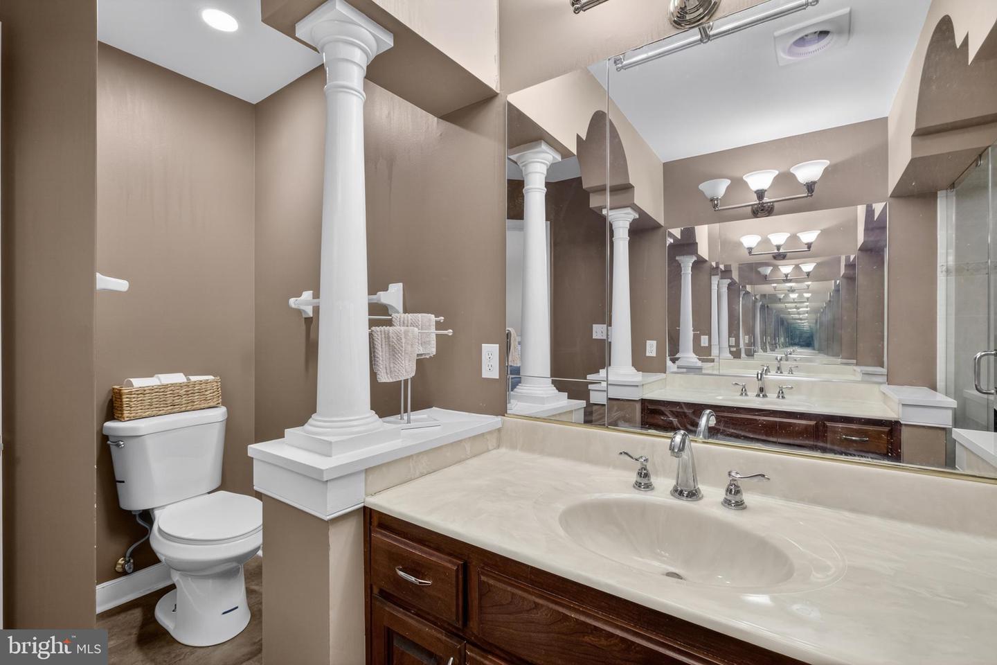 WILMINGTON, Delaware, 19806, United States, 4 Bedrooms Bedrooms, ,4 BathroomsBathrooms,Residential,For Sale,2048566