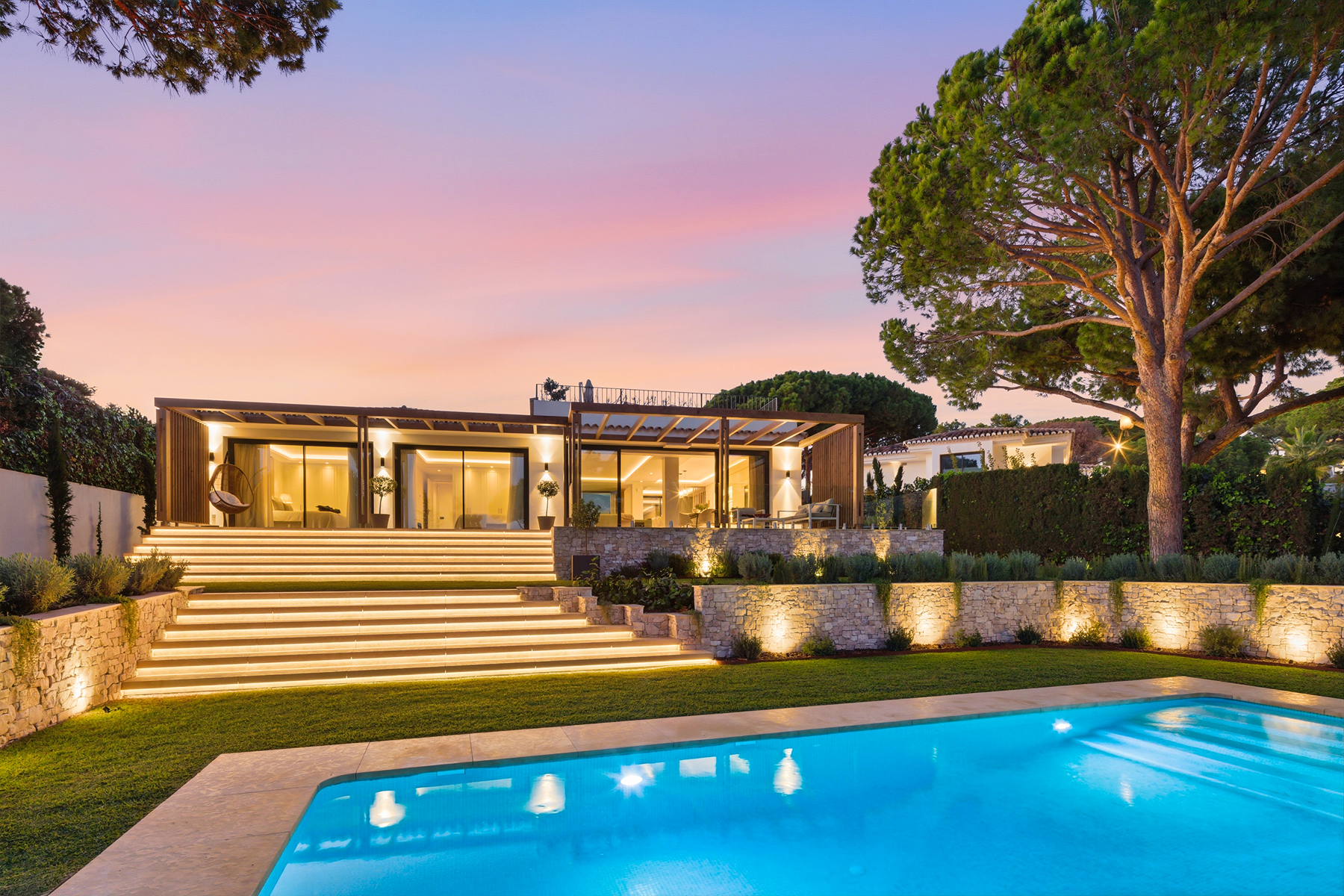 Renovated villa with refined interiors and exceptional outdoor living - 物件實景