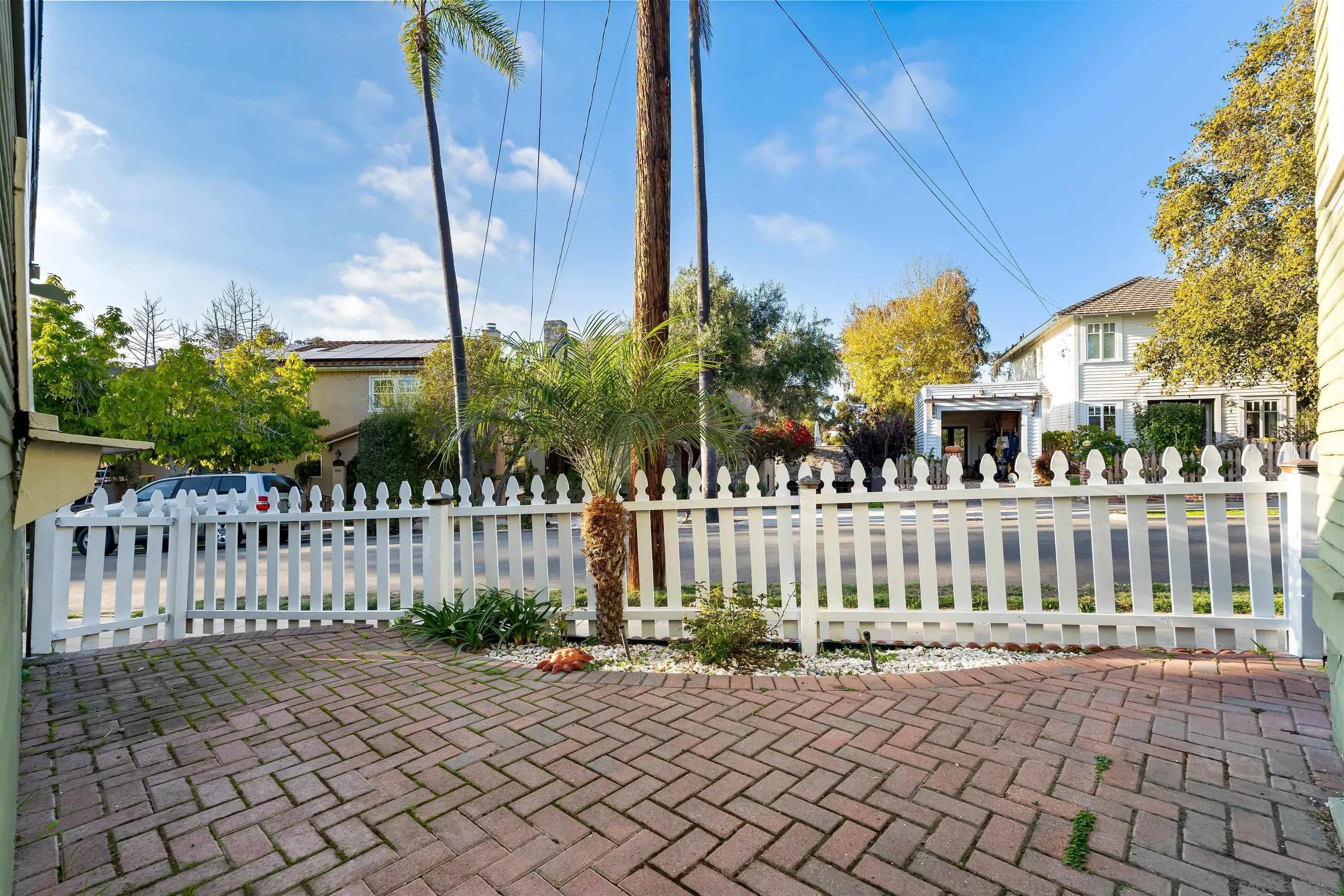 San Diego, California, 92103, United States, 2 Bedrooms Bedrooms, ,1 BathroomBathrooms,Residential,For Sale,1991109