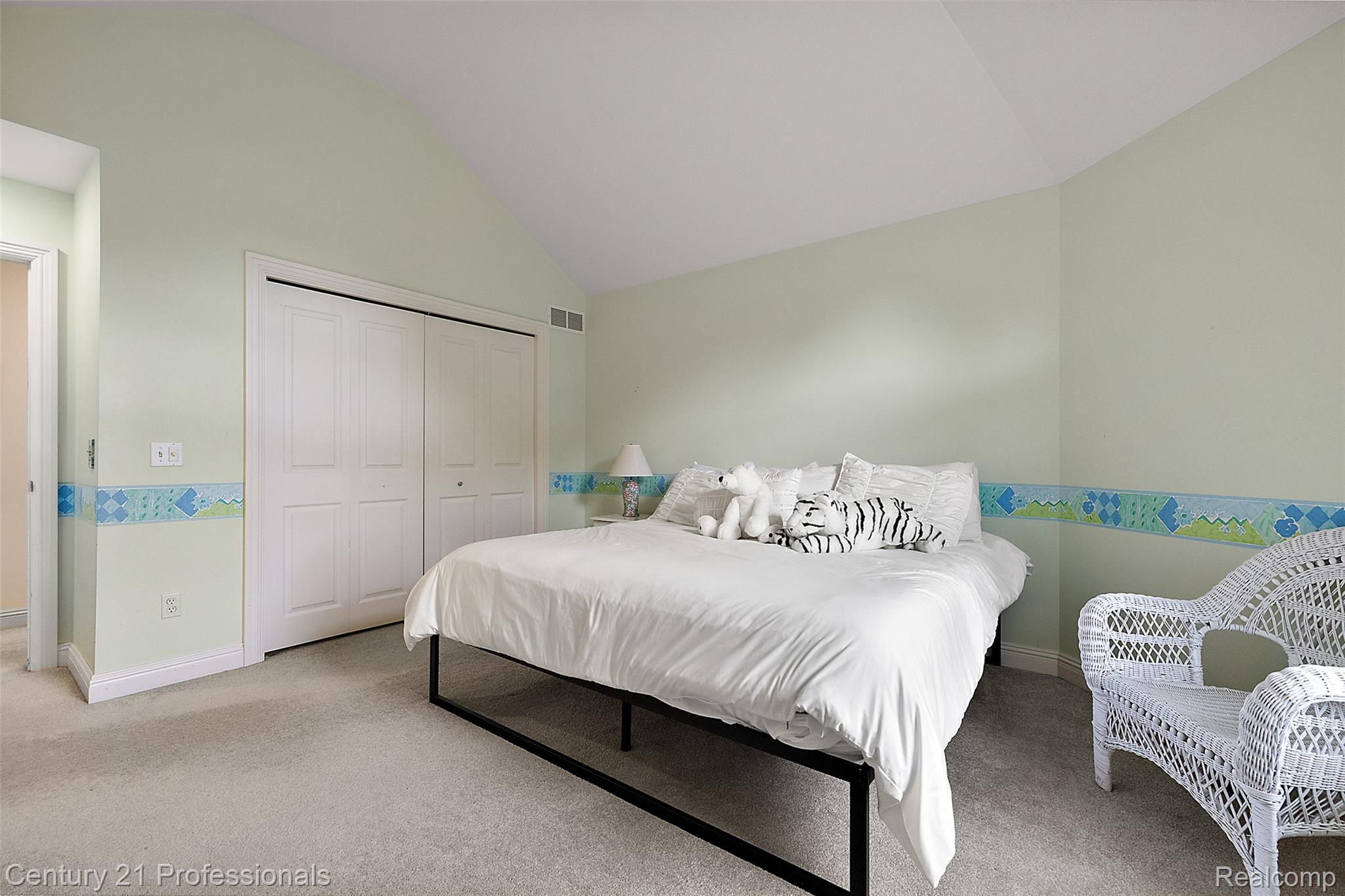 GrandBlanc, Michigan, 48439, United States, 4 Bedrooms Bedrooms, ,5 BathroomsBathrooms,Residential,For Sale,1980457