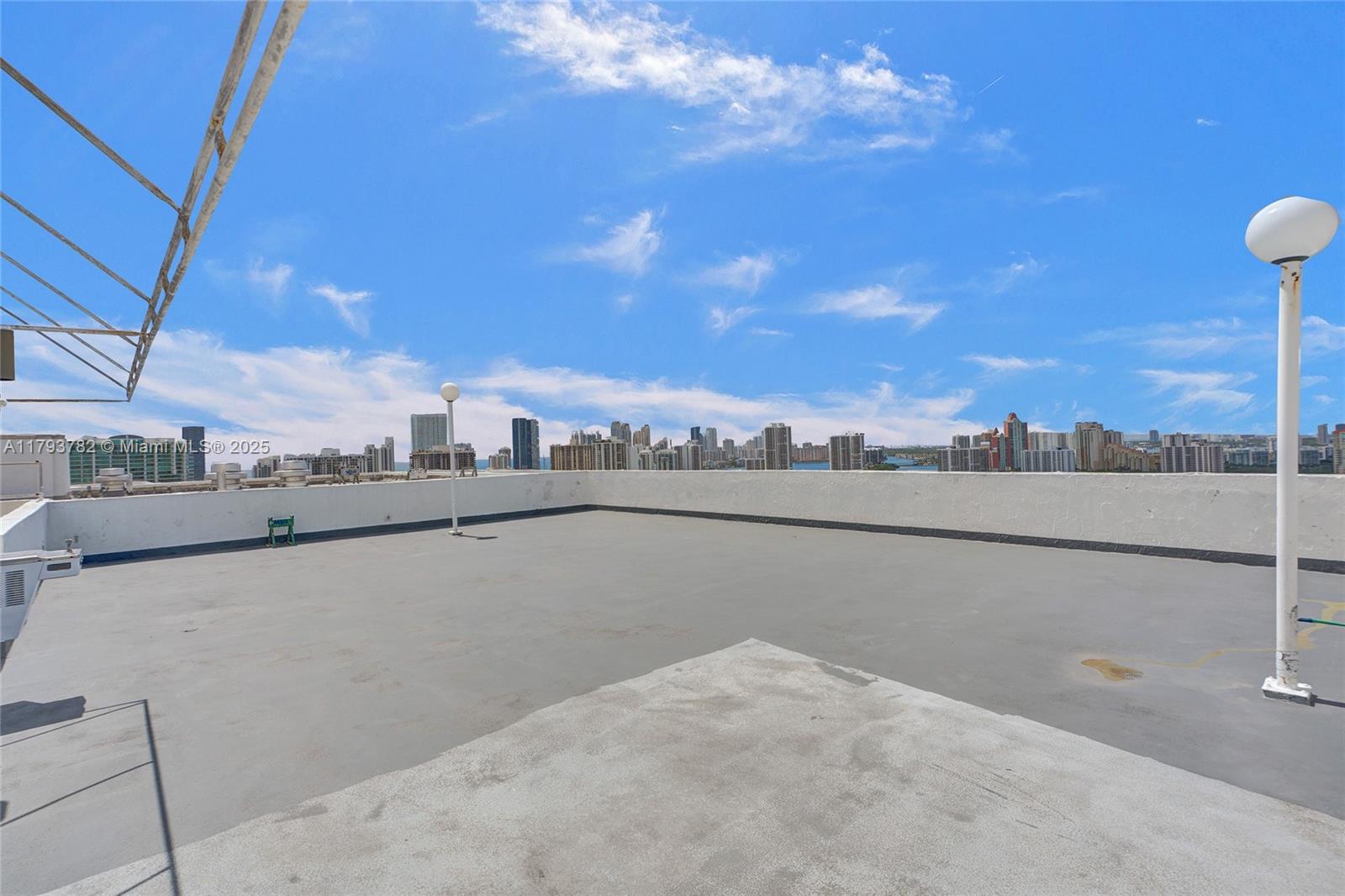 Aventura, Florida, 33180, United States, 5 Bedrooms Bedrooms, ,4 BathroomsBathrooms,Residential,For Sale,1794425