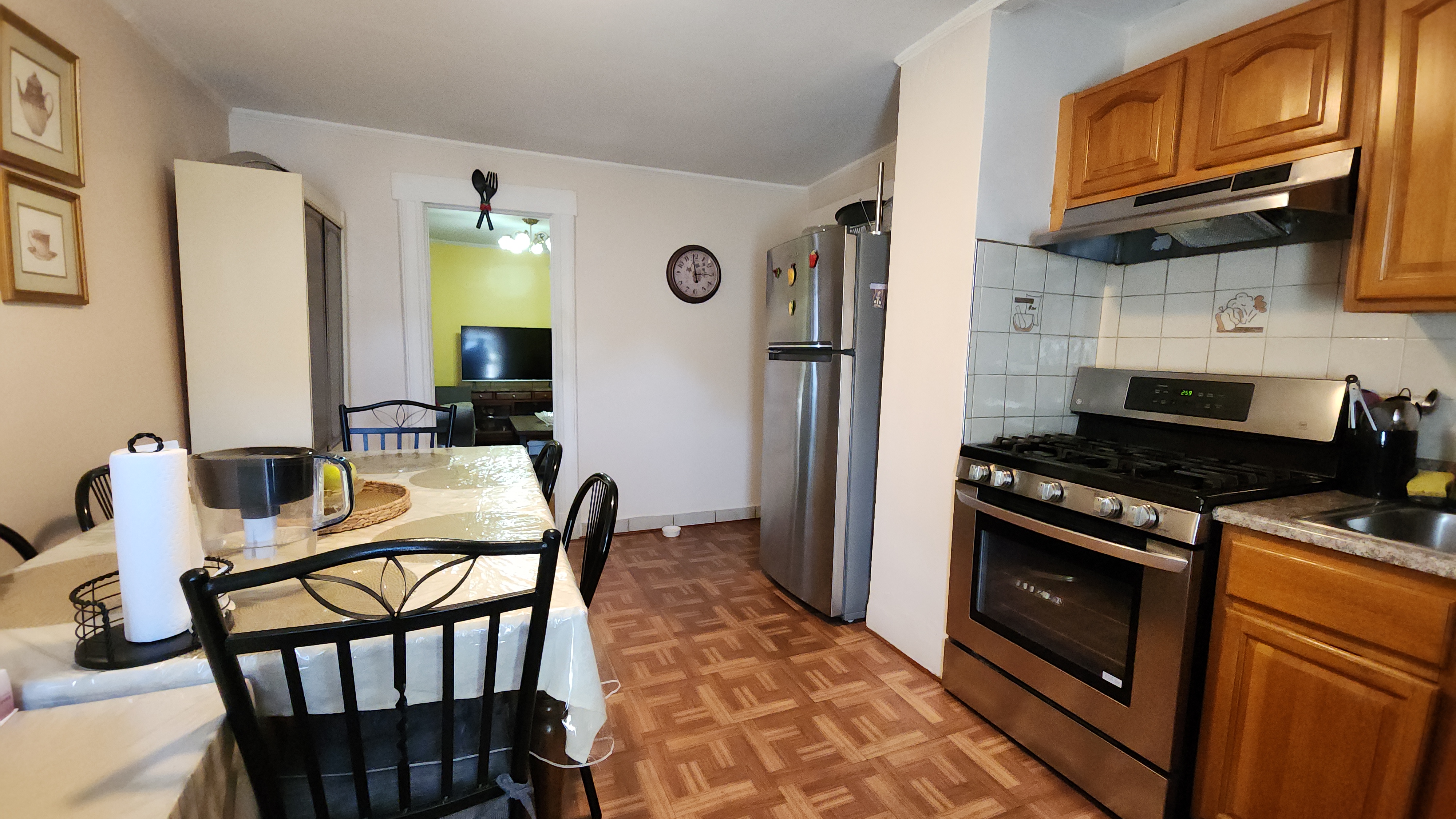 Elmhurst, New York, 11373, United States, 10 Bedrooms Bedrooms, ,3 BathroomsBathrooms,Residential,For Sale,1895054