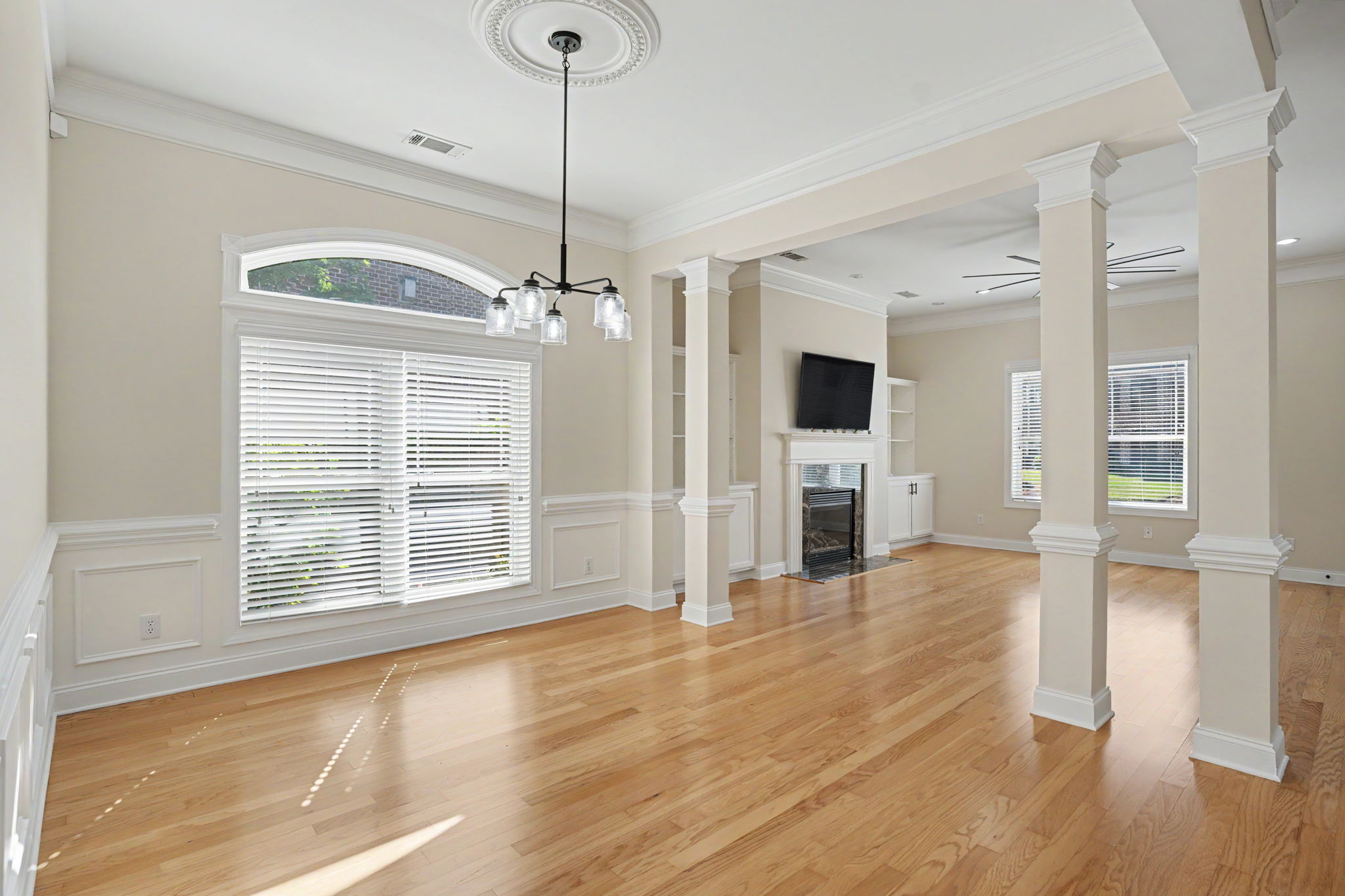  1201 River Oaks Drive, Richmond Hill - 物件實景