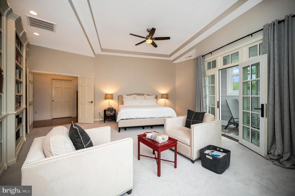 Fredericksburg, Virginia, 22405, United States, 5 Bedrooms Bedrooms, ,5 BathroomsBathrooms,Residential,For Sale,1825163