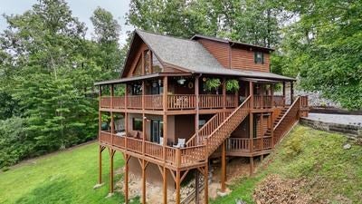 Murphy, North Carolina, 28906, United States, 3 Bedrooms Bedrooms, ,3 BathroomsBathrooms,Residential,For Sale,1917249