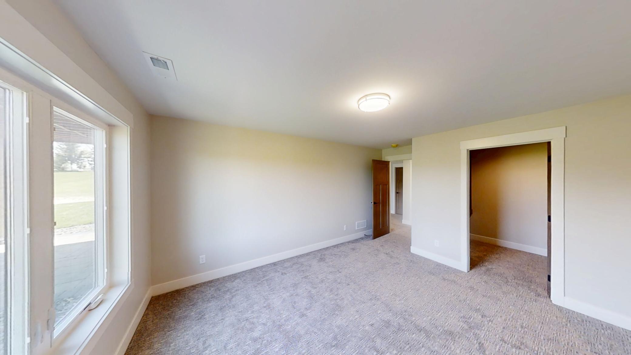 Albert Lea, Minnesota, 56007, United States, 4 Bedrooms Bedrooms, ,2 BathroomsBathrooms,Residential,For Sale,1981027