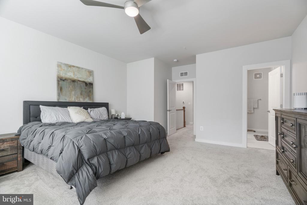 Rockville, Maryland, 20855, United States, 3 Bedrooms Bedrooms, ,3 BathroomsBathrooms,Residential,For Sale,1929038