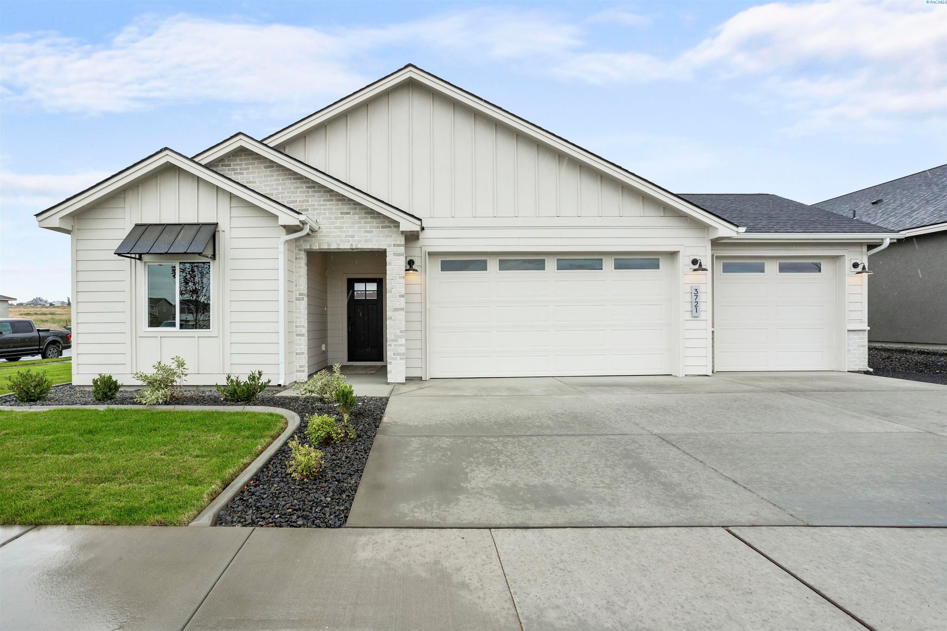 Richland, Washington, 99352, United States, 3 Bedrooms Bedrooms, ,2 BathroomsBathrooms,Residential,For Sale,1924458