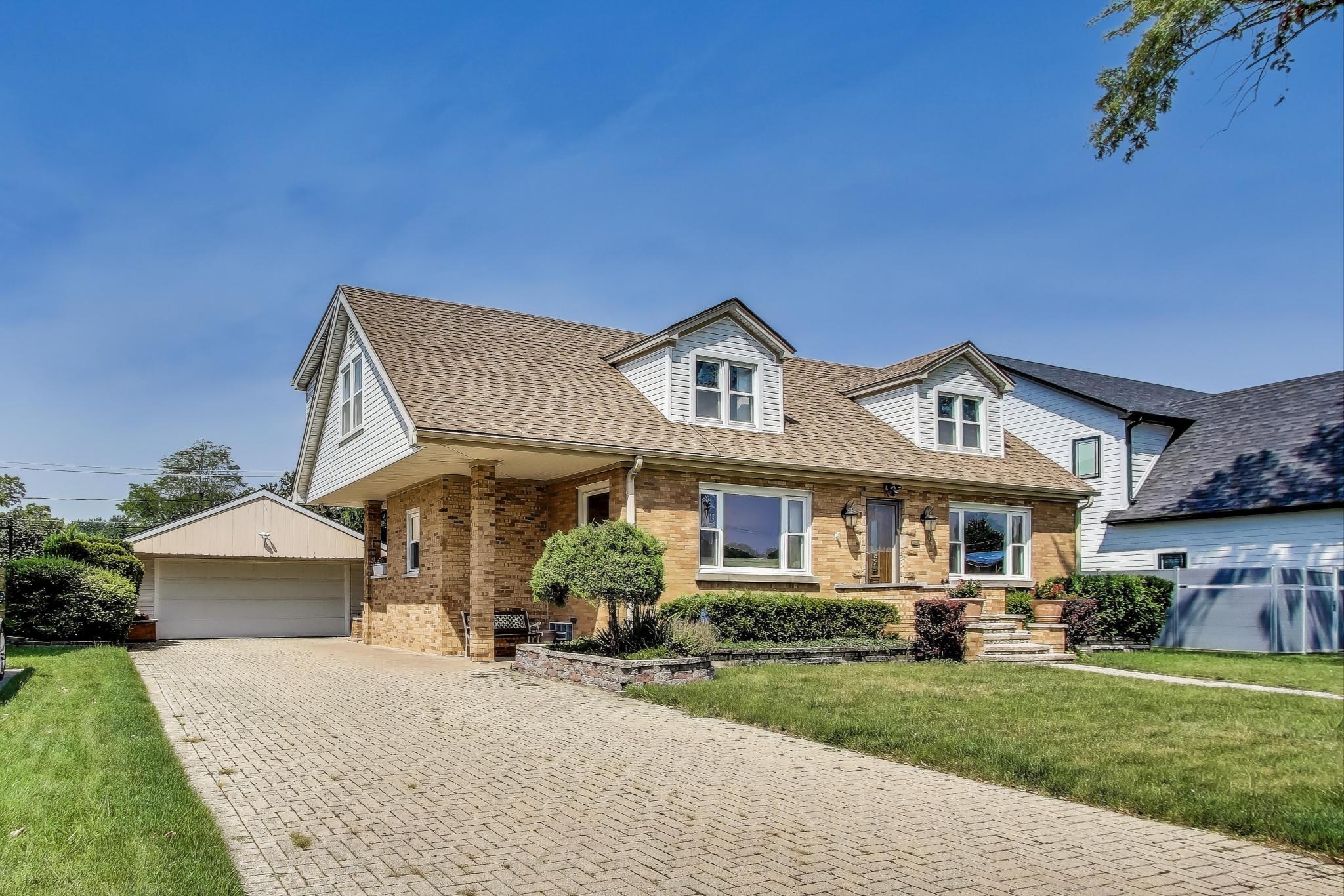 Harwood Heights, Illinois, 60706, United States, 2 Bedrooms Bedrooms, ,Residential,For Sale,1928738