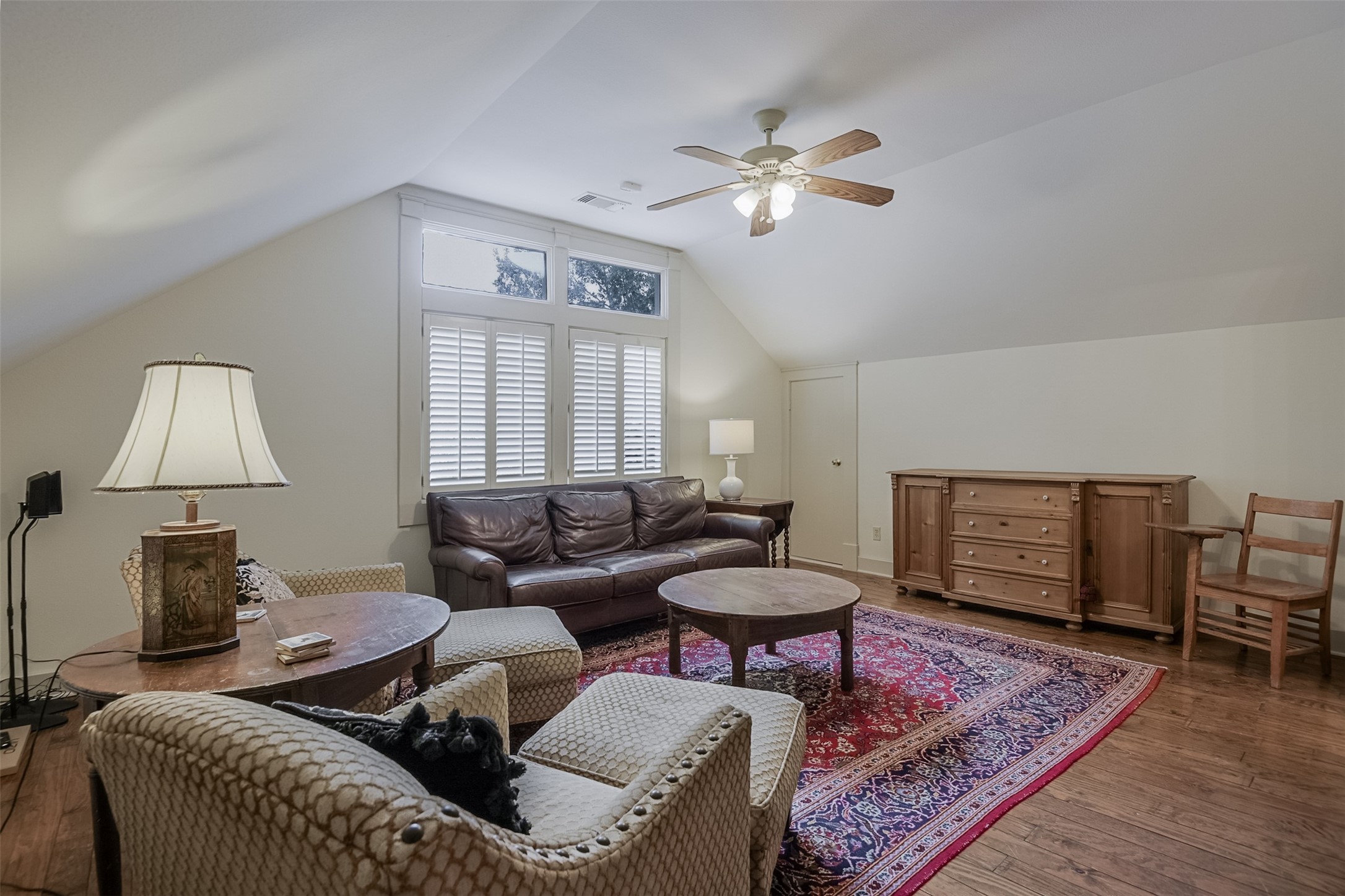 Waxahachie, Texas, 75165, United States, 5 Bedrooms Bedrooms, ,4 BathroomsBathrooms,Residential,For Sale,1940527