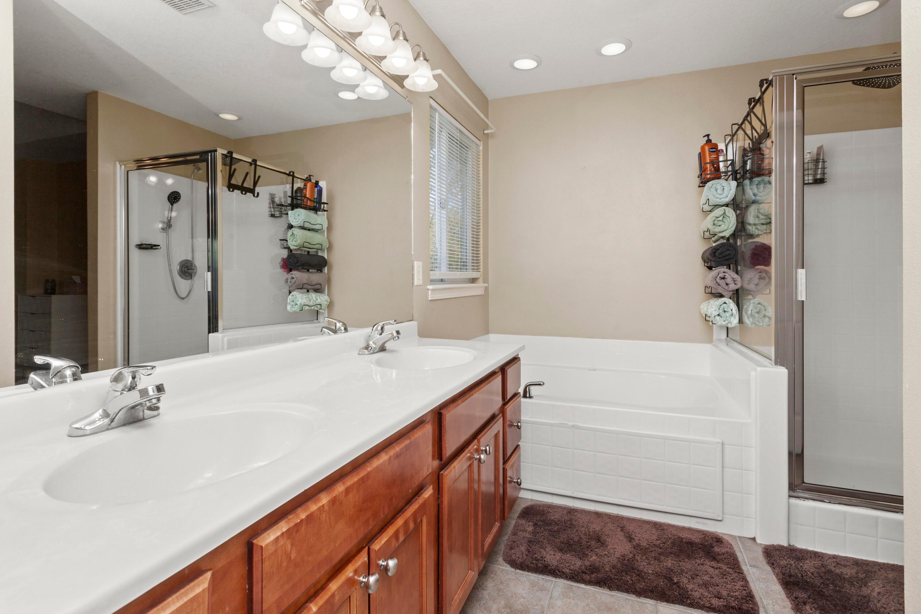 Ankeny, Iowa, 50021, United States, 5 Bedrooms Bedrooms, ,4 BathroomsBathrooms,Residential,For Sale,1980826