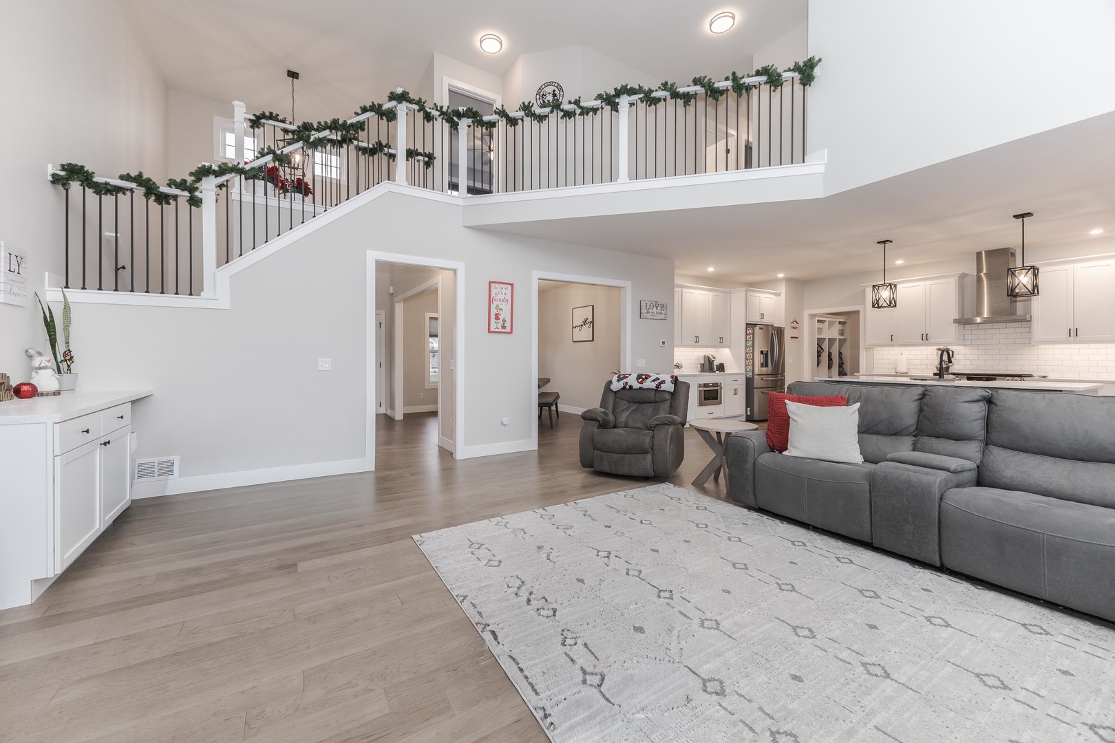 Bloomington, Illinois, 61705, United States, 4 Bedrooms Bedrooms, ,4 BathroomsBathrooms,Residential,For Sale,1996061