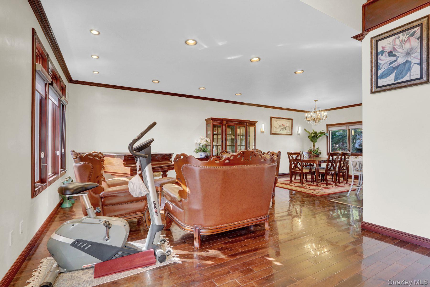  300 Ellen Place, Jericho, NY, 11753 - 物件實景
