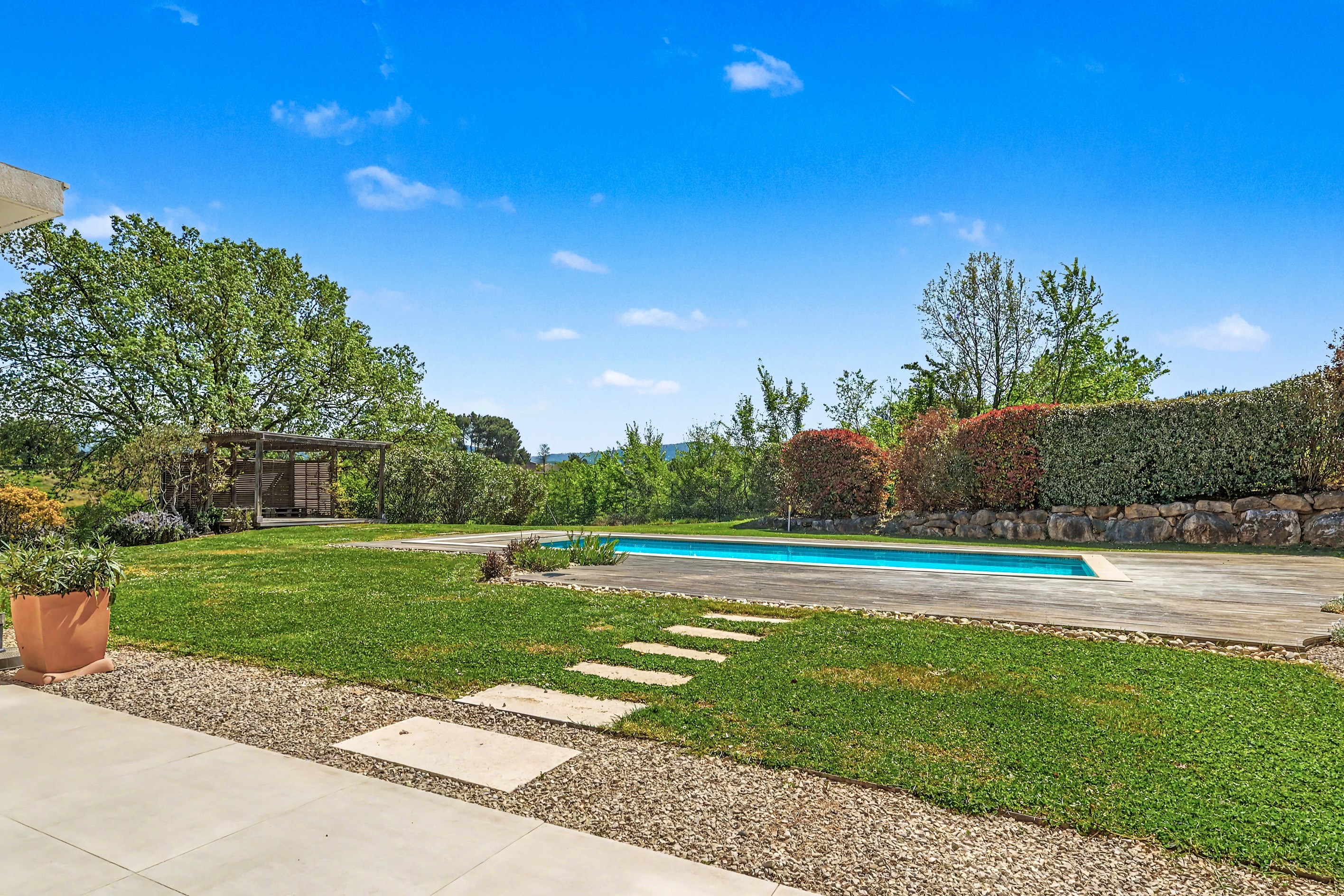  CONTEMPORARY ELEGANCE IN A SERENE NATURAL SETTING - 物件實景