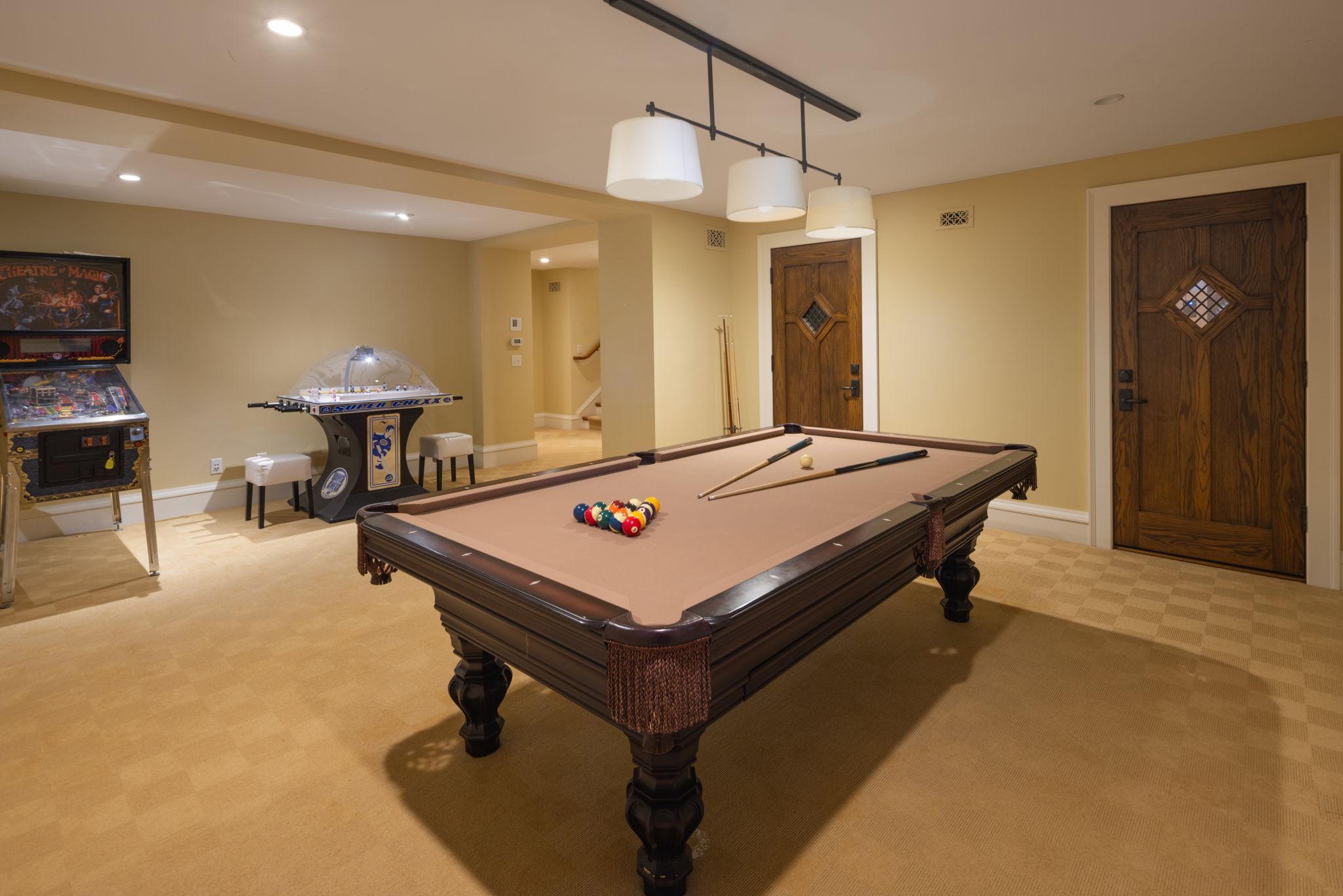 Minneapolis, Minnesota, 55405, United States, 5 Bedrooms Bedrooms, ,3 BathroomsBathrooms,Residential,For Sale,2000918