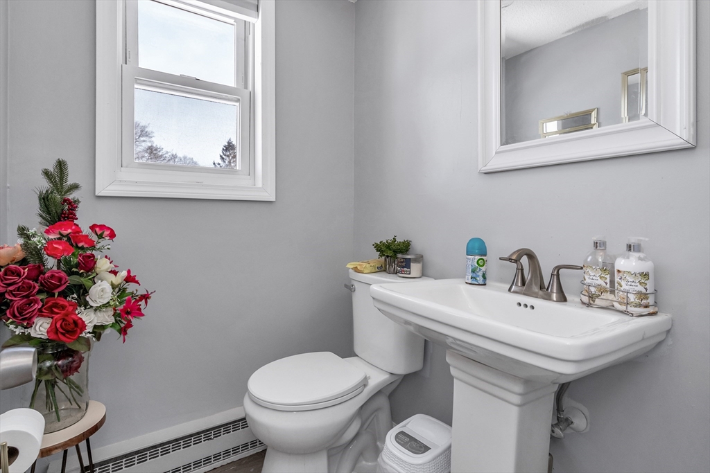 Methuen, Massachusetts, 01844, United States, 6 Bedrooms Bedrooms, ,4 BathroomsBathrooms,Residential,For Sale,2015357