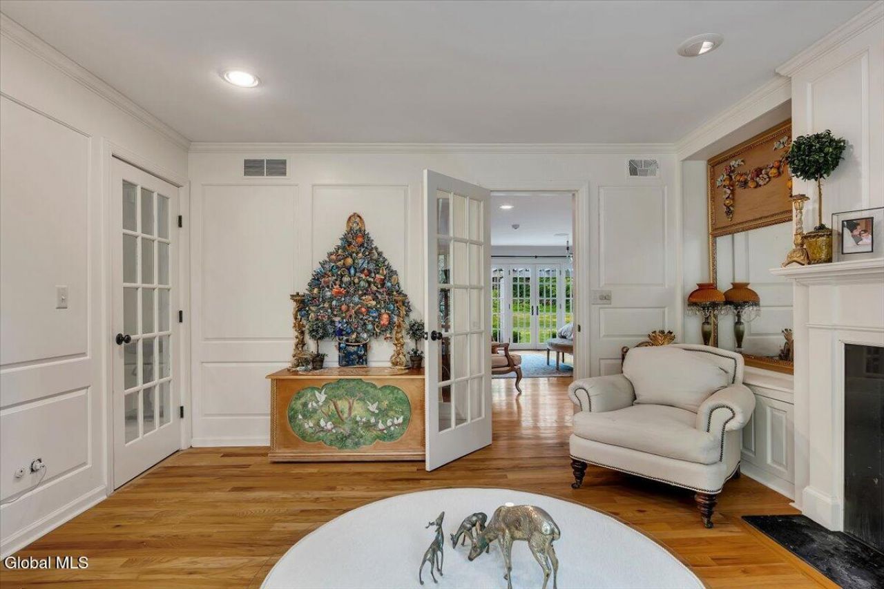 Queensbury, New York, 12804, United States, 4 Bedrooms Bedrooms, ,4 BathroomsBathrooms,Residential,For Sale,2003440