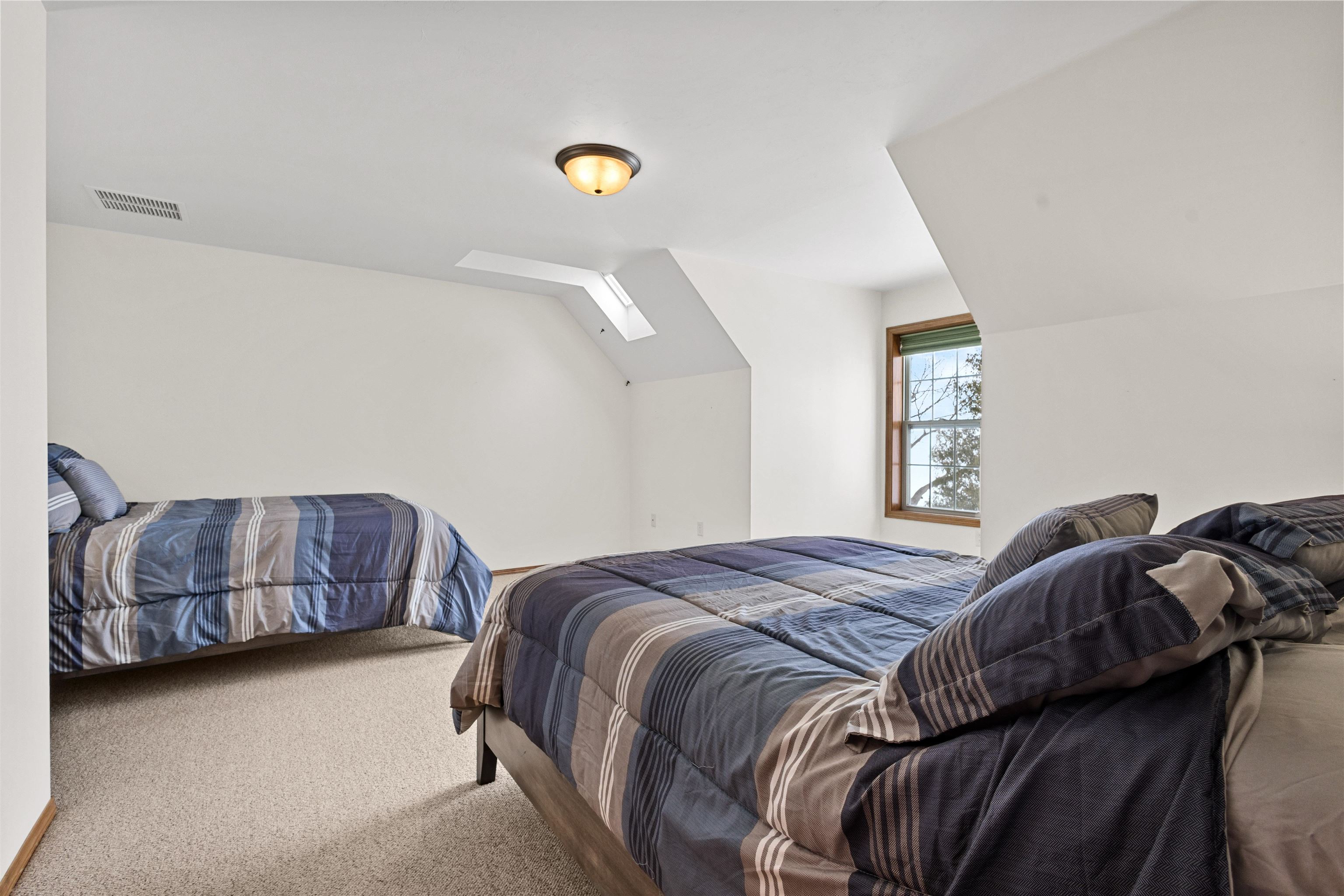 Oconto, Wisconsin, 54153, United States, 3 Bedrooms Bedrooms, ,3 BathroomsBathrooms,Residential,For Sale,2017329