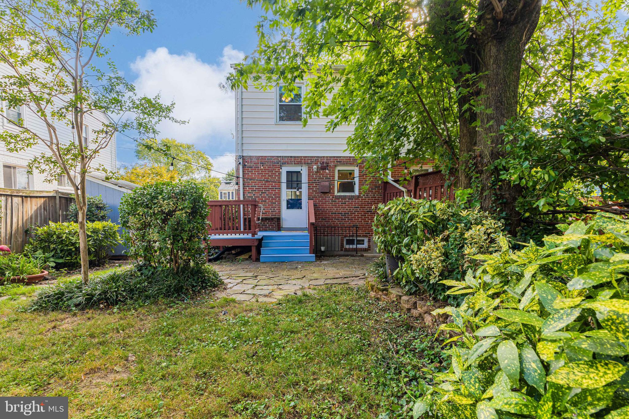 Alexandria, Virginia, 22307, United States, 2 Bedrooms Bedrooms, ,2 BathroomsBathrooms,Residential,For Sale,1937087