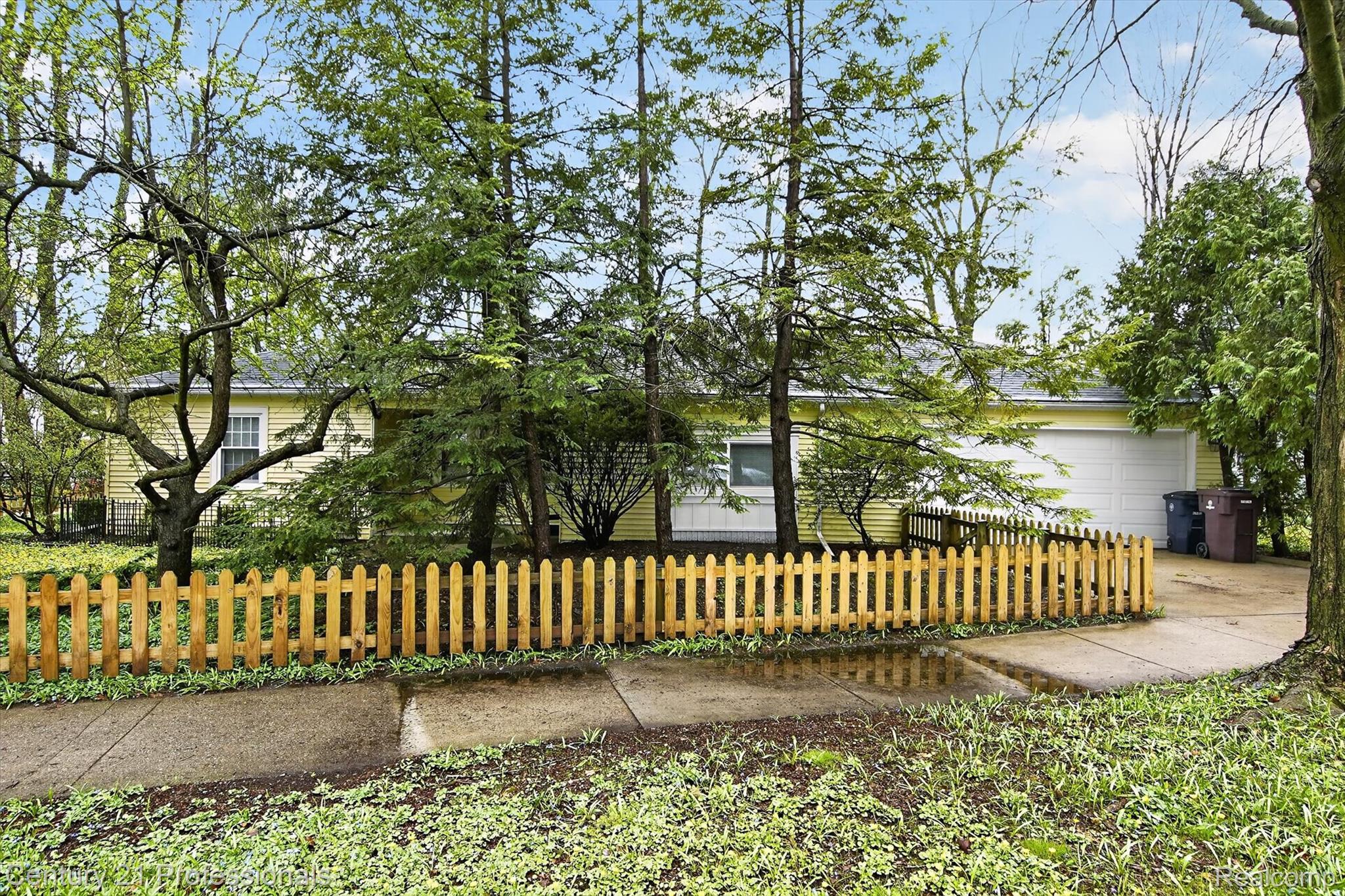 AnnArbor, Michigan, 48103, United States, 3 Bedrooms Bedrooms, ,2 BathroomsBathrooms,Residential,For Sale,2038330