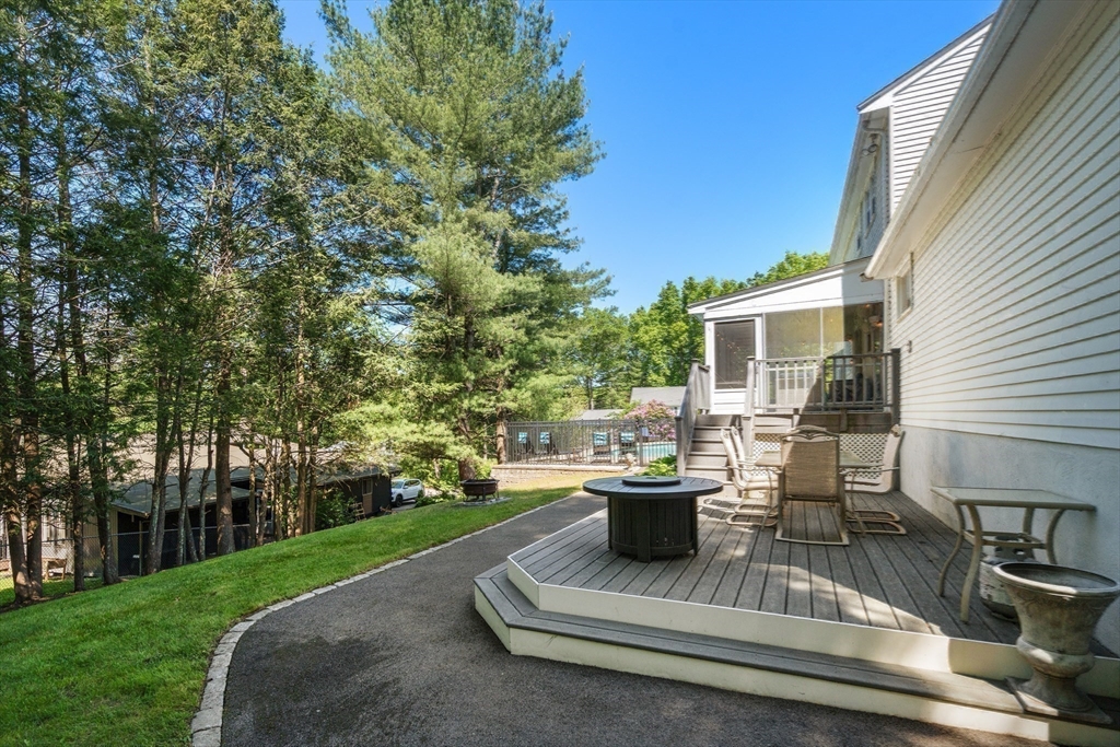 Framingham, Massachusetts, 01701, United States, 4 Bedrooms Bedrooms, ,3 BathroomsBathrooms,Residential,For Sale,1988124