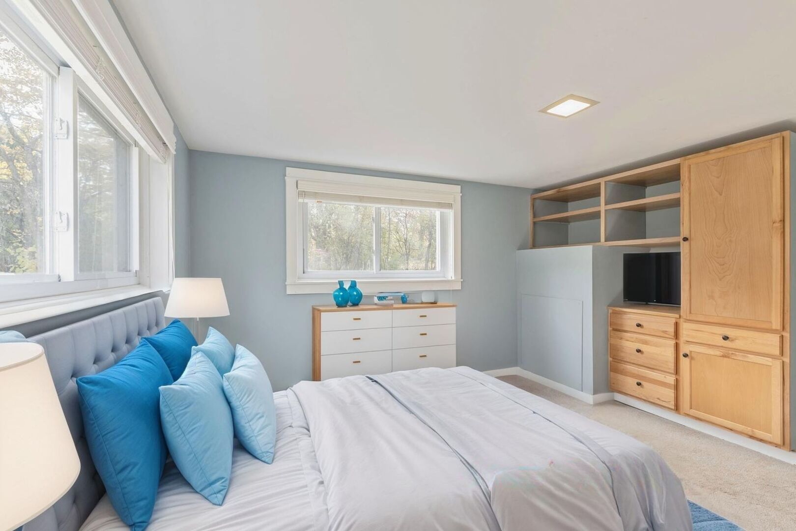 North Barrington, Illinois, 60010, United States, 4 Bedrooms Bedrooms, ,3 BathroomsBathrooms,Residential,For Sale,1991124