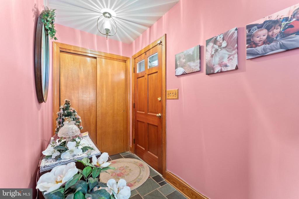 Fredericksburg, Virginia, 22407, United States, 5 Bedrooms Bedrooms, ,3 BathroomsBathrooms,Residential,For Sale,1925388