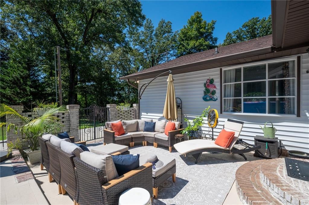 Calhoun, Georgia, 30701, United States, 3 Bedrooms Bedrooms, ,3 BathroomsBathrooms,Residential,For Sale,1980675