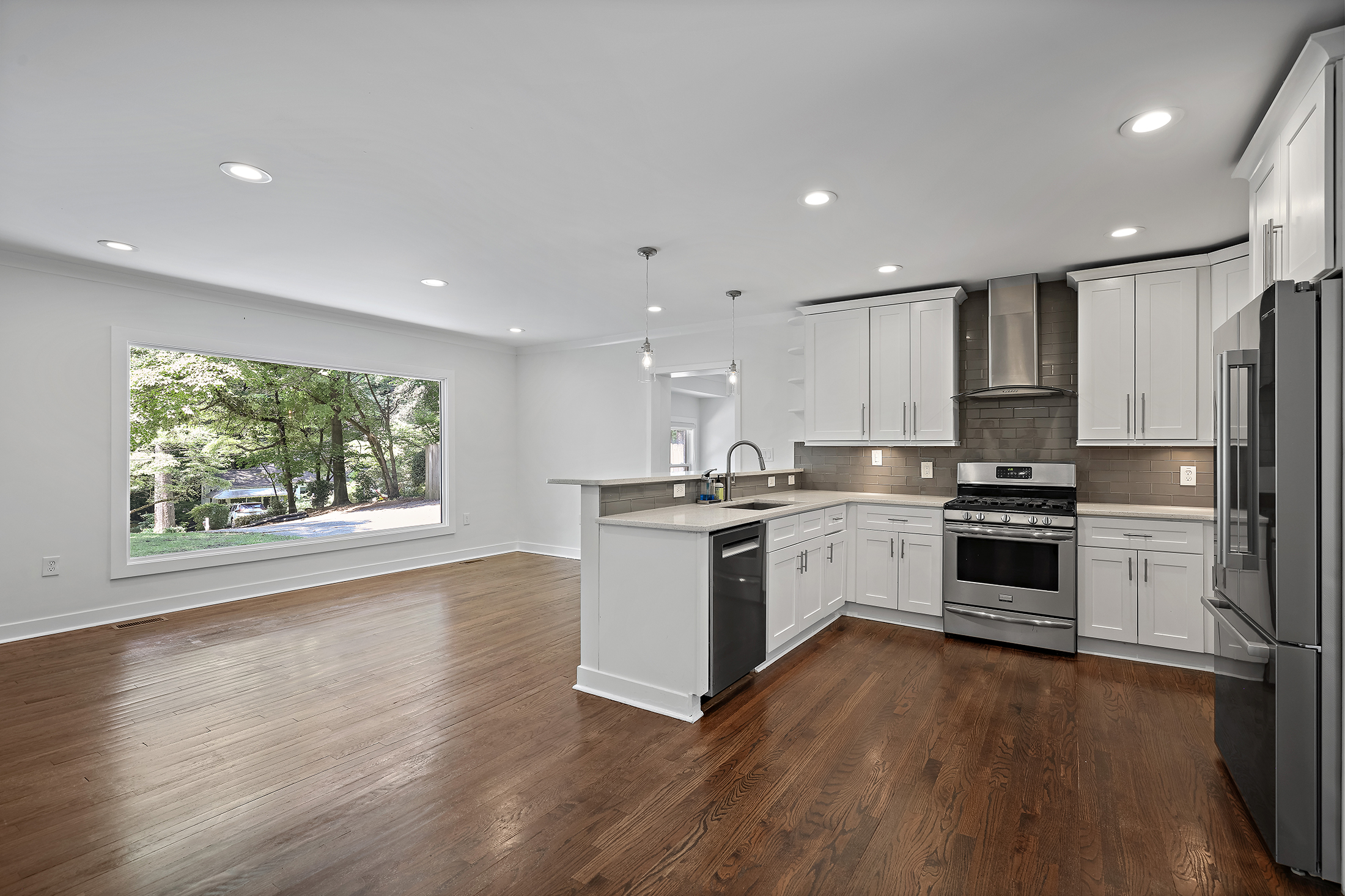  Charming Updated Ranch Home in Sought-after Clairmont Terrace Neighborhood - 物件實景