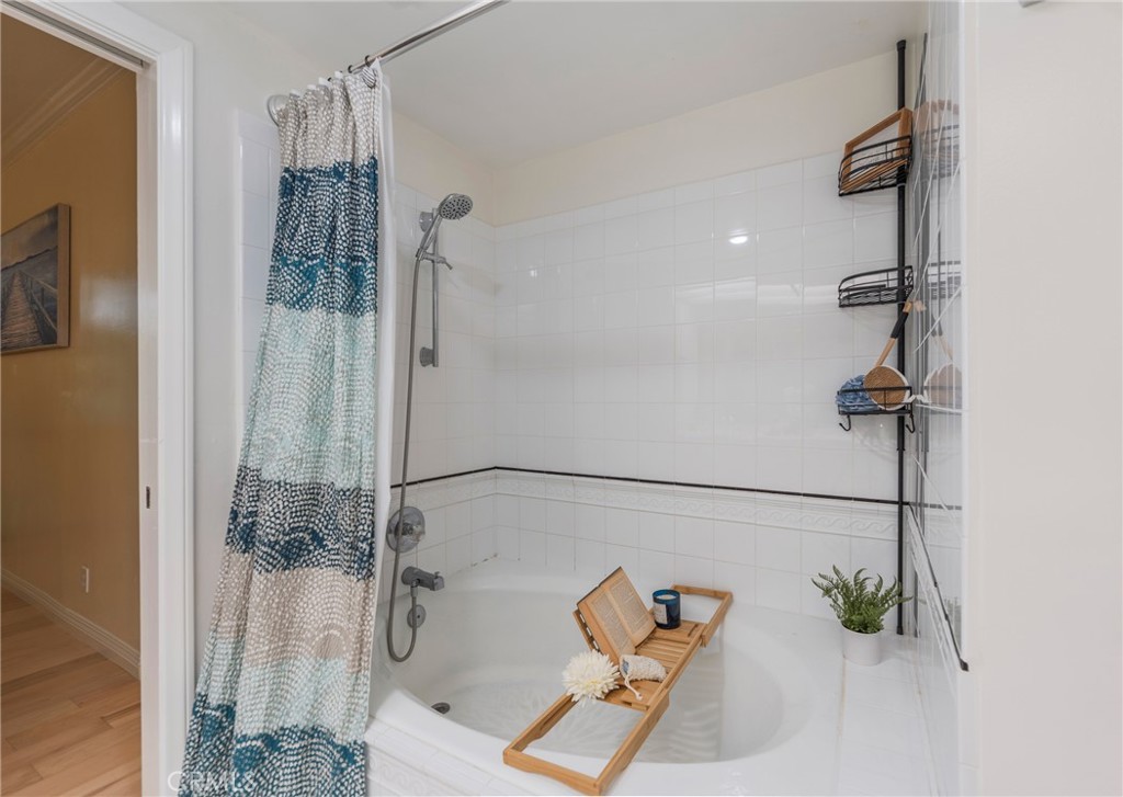Los Angeles, California, 90024, United States, 2 Bedrooms Bedrooms, ,2 BathroomsBathrooms,Residential,For Sale,1828598