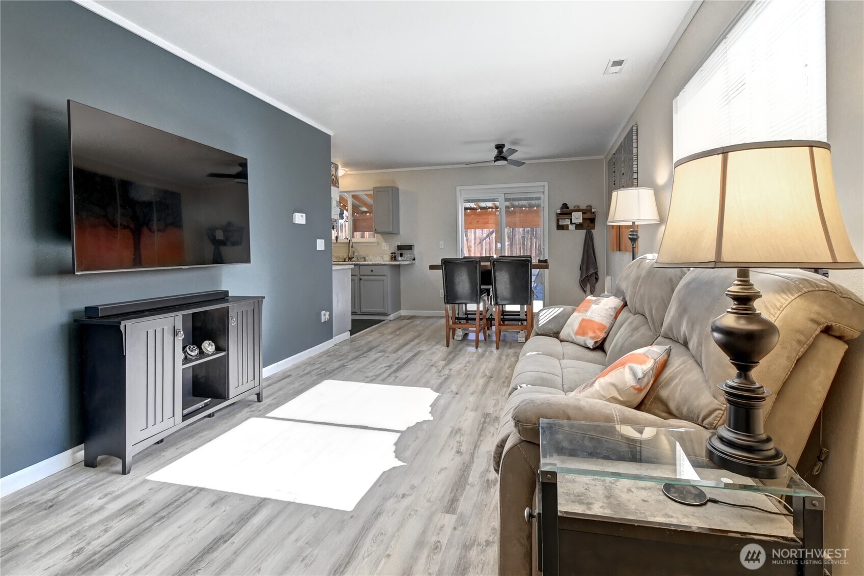 Everett, Washington, 98204, United States, 3 Bedrooms Bedrooms, ,3 BathroomsBathrooms,Residential,For Sale,1964050