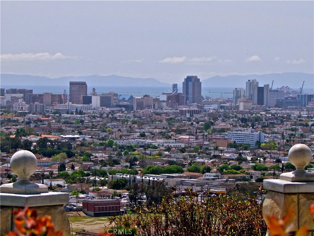 Signal Hill, California, 90755, United States, 2 Bedrooms Bedrooms, ,1 BathroomBathrooms,Residential,For Sale,1970804