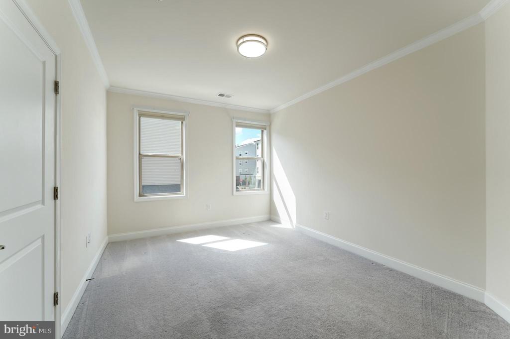 Ashburn, Virginia, 20148, United States, 3 Bedrooms Bedrooms, ,2 BathroomsBathrooms,Residential,For Sale,1977390