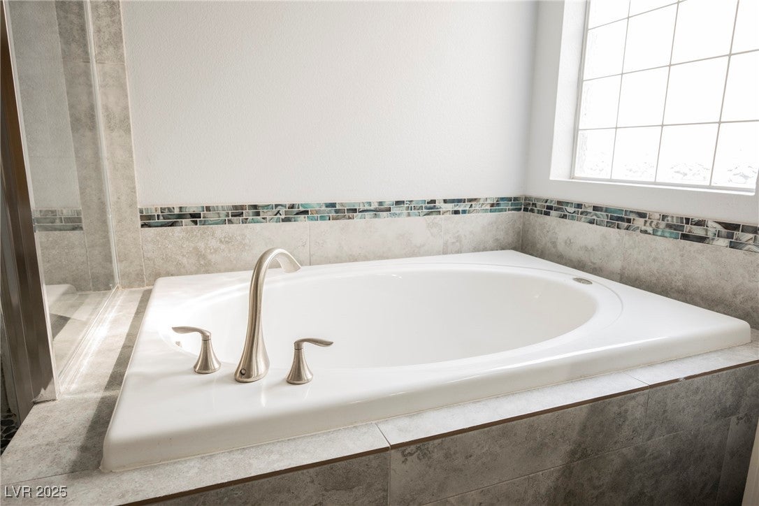 Henderson, Nevada, 89015, United States, 5 Bedrooms Bedrooms, ,2 BathroomsBathrooms,Residential,For Sale,1976773