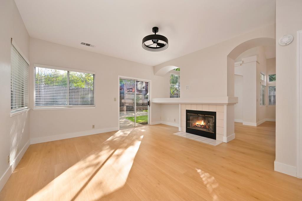 Roseville, California, 95661, United States, 4 Bedrooms Bedrooms, ,3 BathroomsBathrooms,Residential,For Sale,1989245