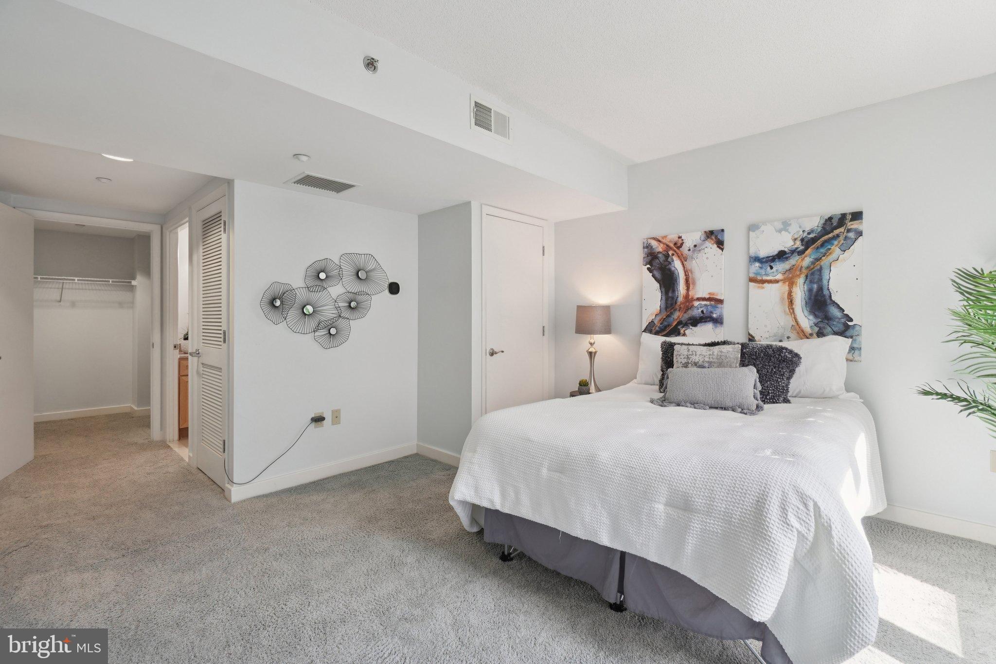 Washington, District of Columbia, 20005, United States, 2 Bedrooms Bedrooms, ,2 BathroomsBathrooms,Residential,For Sale,1976159